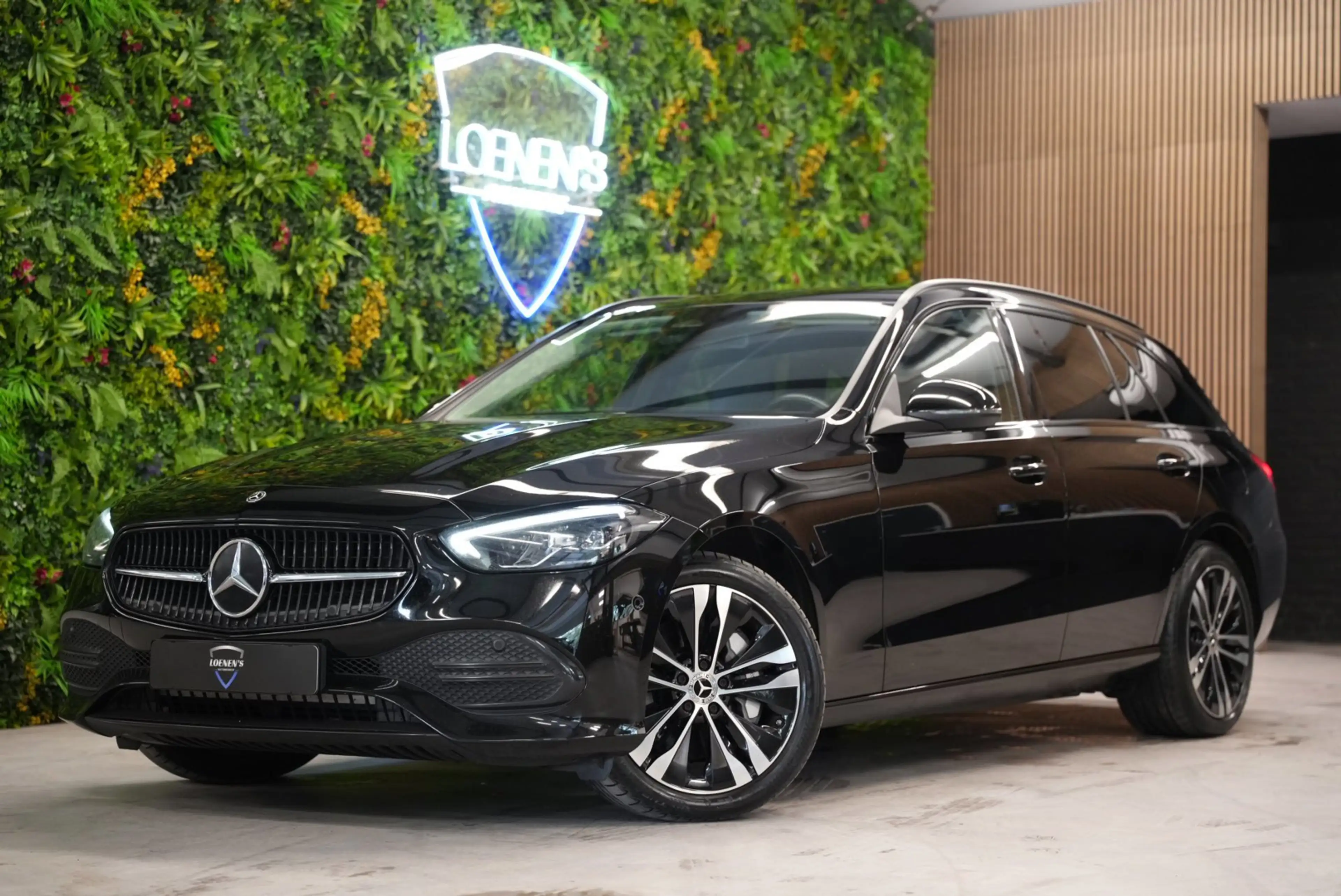 Mercedes-Benz C 300 Estate e Luxury Line SOH 96%/ Camera / CarPlay / A