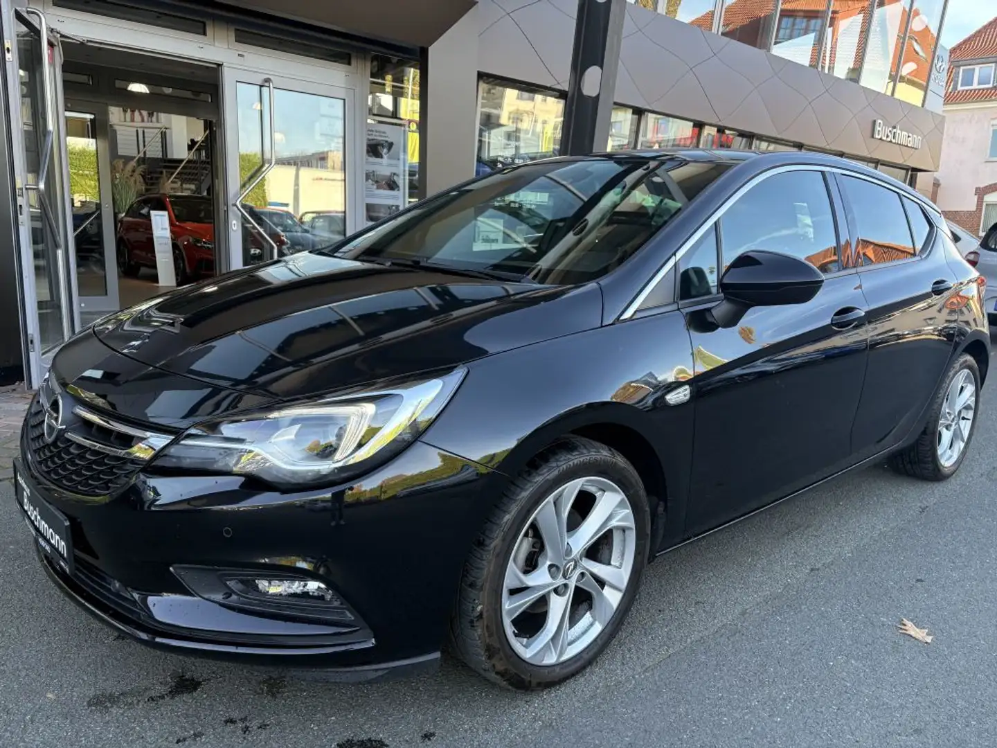 Opel Astra 1.4 Turbo Start/Stop Innovation Noir - 1