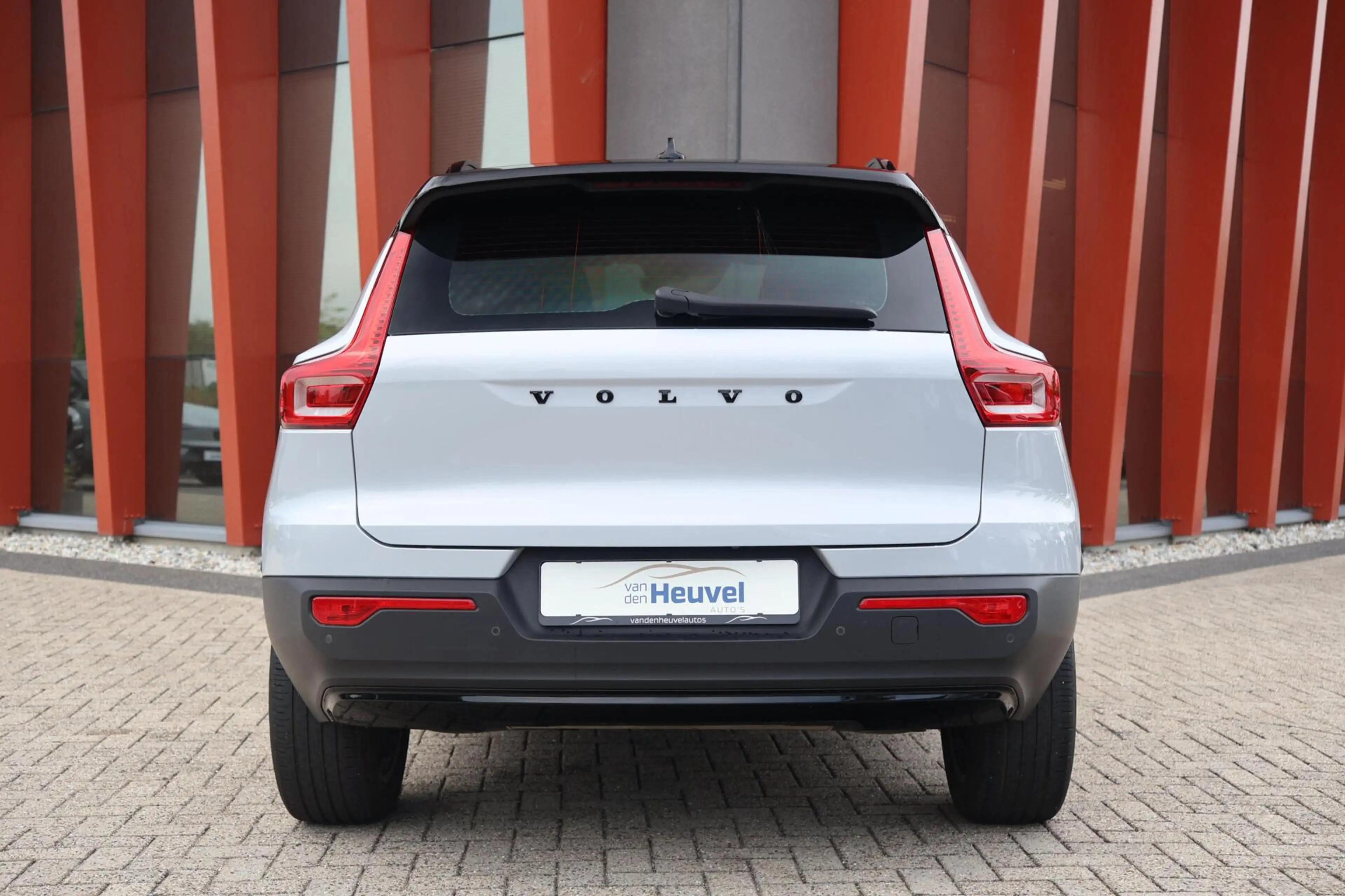 Volvo XC40 T4 Recharge R-Design | Stoelverwarming | Trekhaak — photo 4