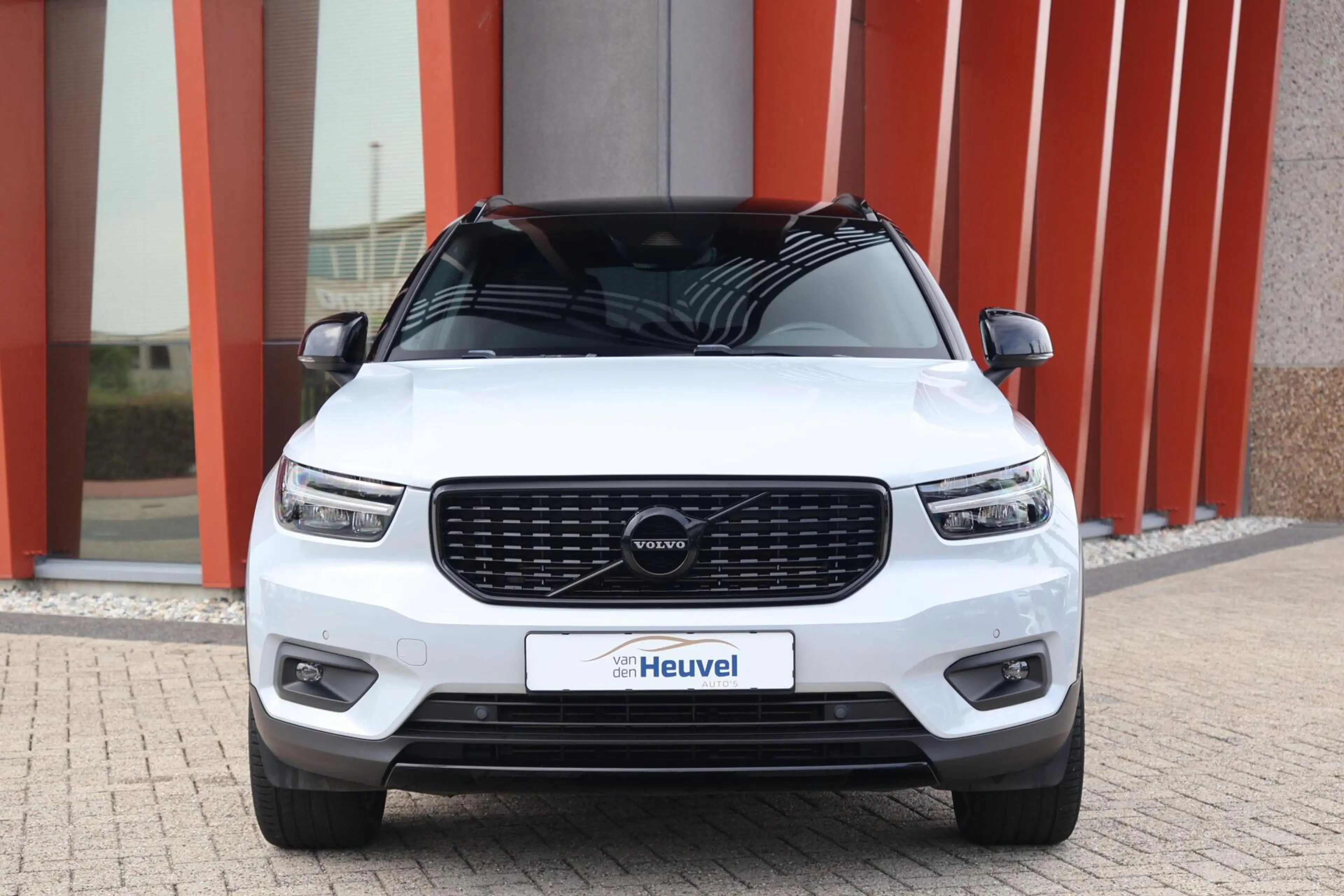 Volvo XC40 T4 Recharge R-Design | Stoelverwarming | Trekhaak — photo 2
