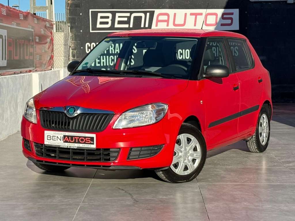 Skoda Fabia 1.2 Young 70 - foto 1