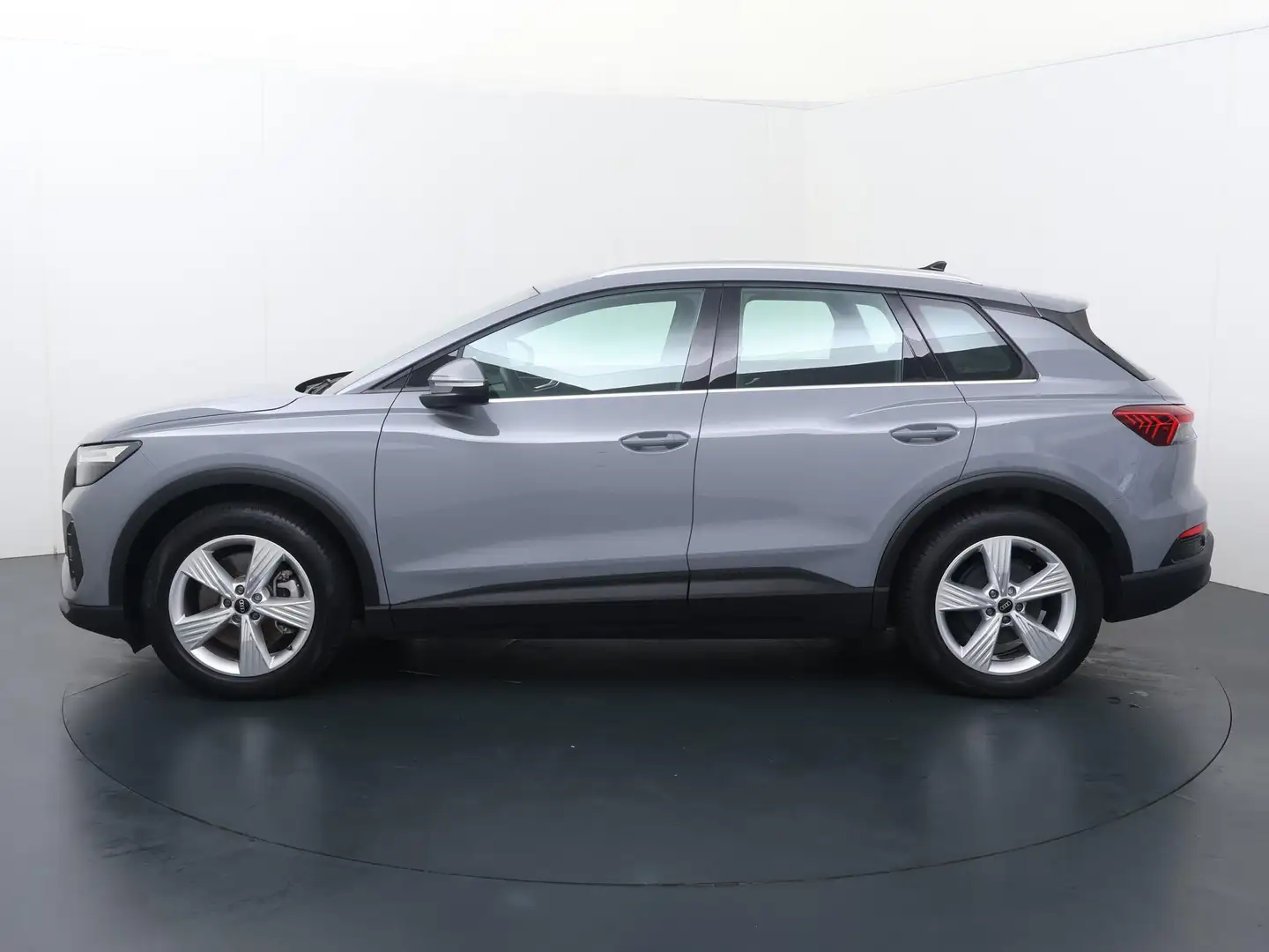 Audi Q4 e-tron 40 Edition 77 kWh | 204 PK | Gratis onderhoud t/m Grijs - 2