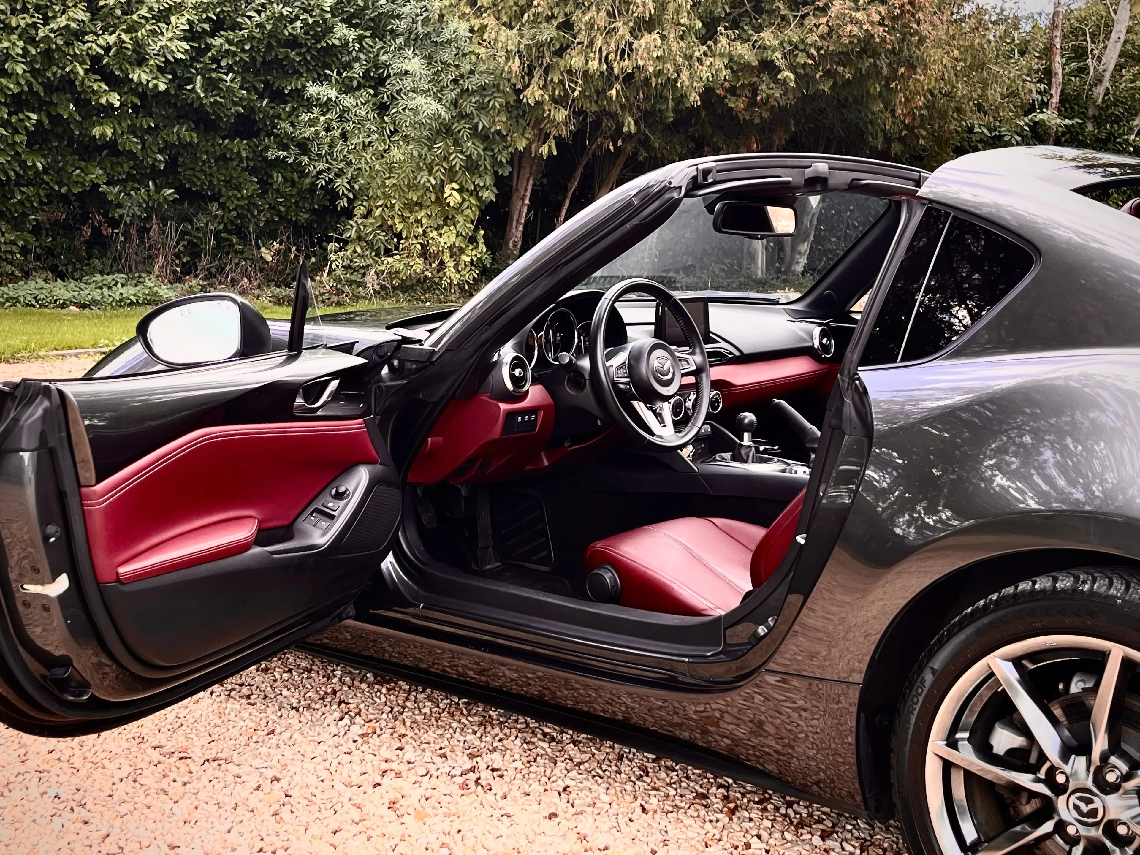 Mazda MX-5 ND2.5 RF 184 ** BURGUNDY - CARPLAY BT - CAM - BOSE - FULL MAZDA SERVICE ** — photo 3
