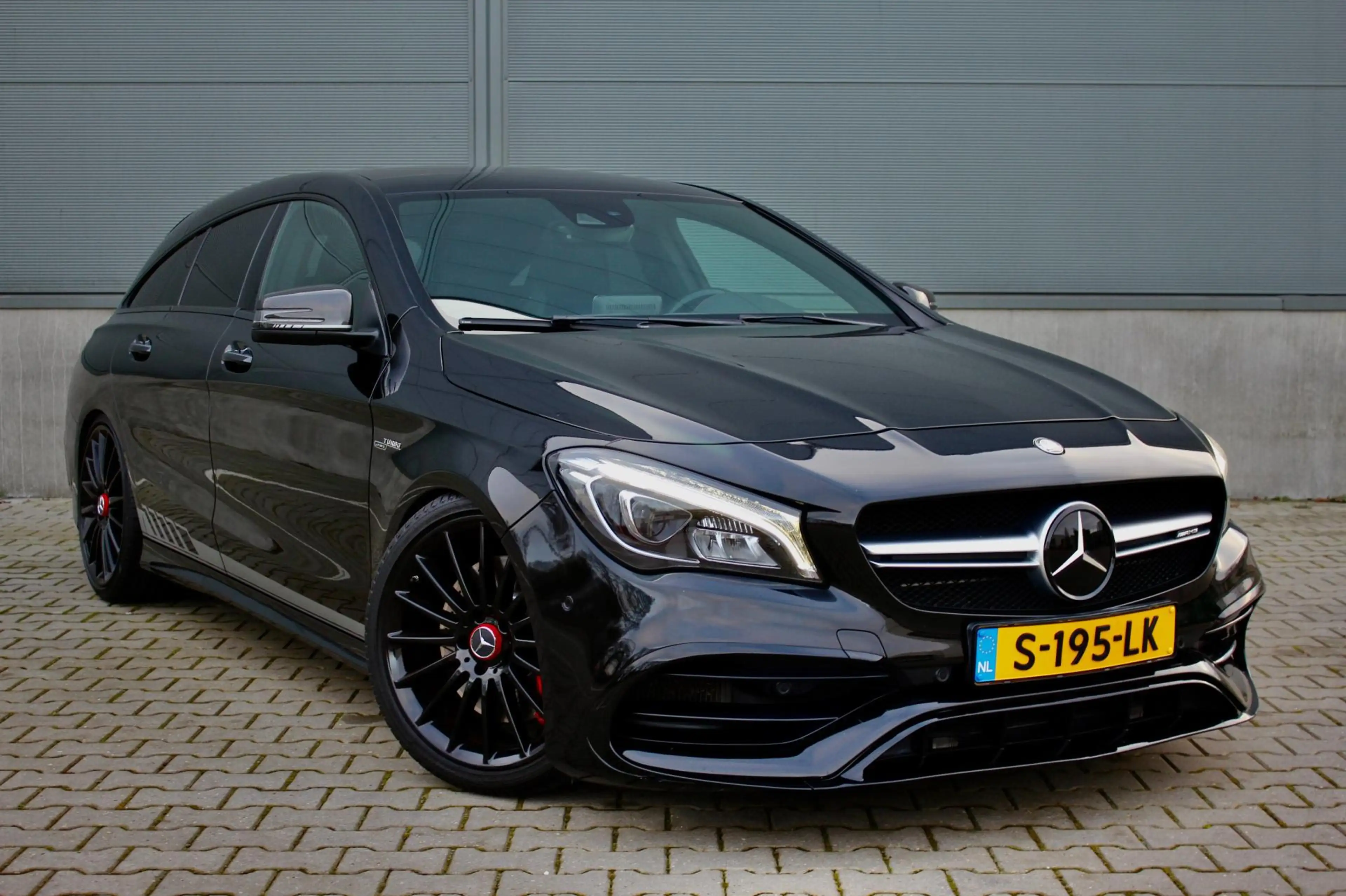 Mercedes-Benz CLA 45 AMG Shooting Brake 4MATIC|PANO — photo 2