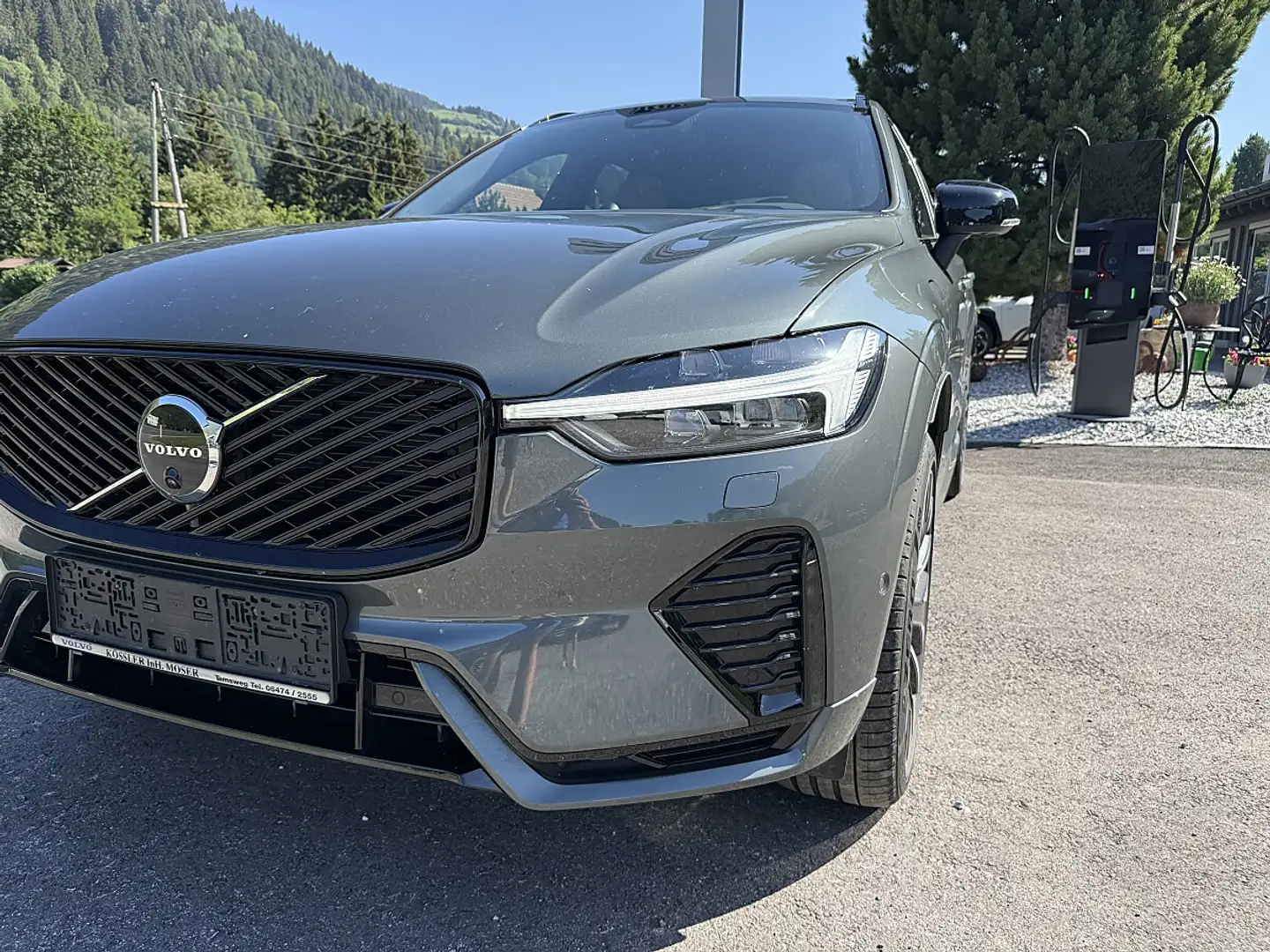 Volvo XC60 XC 60 T6 Twin Engine AWD Ultra Dark Plug-In-Hybrid Grün - 2