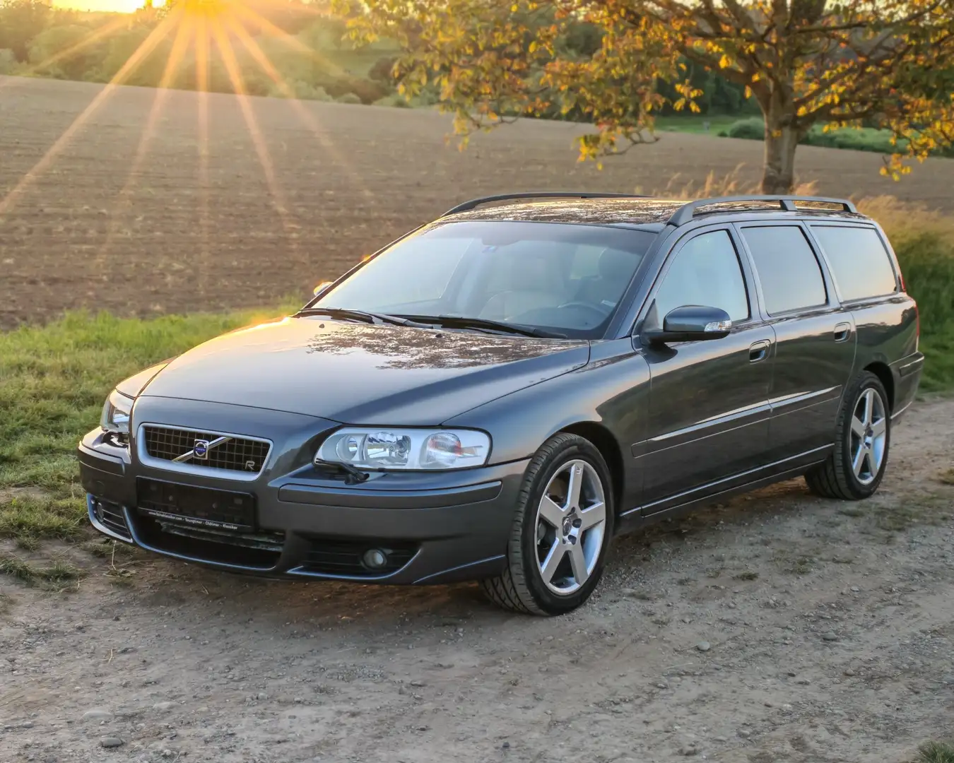 Volvo V70 V70R AWD aus Sammlung 1.Hd 123tkm mit Video Grau - 1