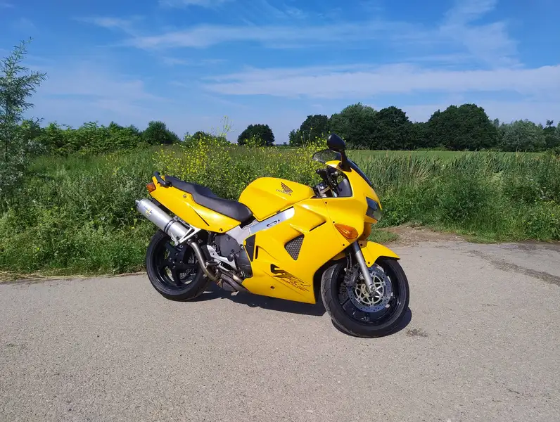 Honda VFR 800 - foto 2