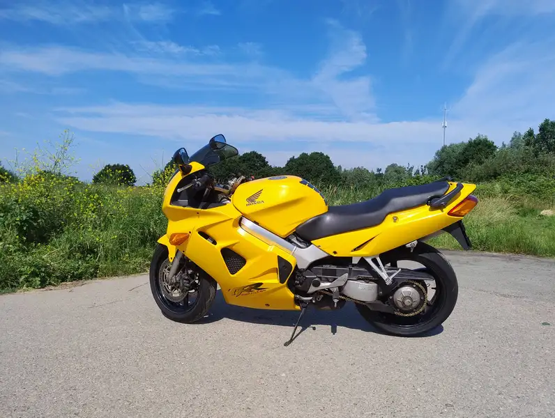 Honda VFR 800 - foto 3