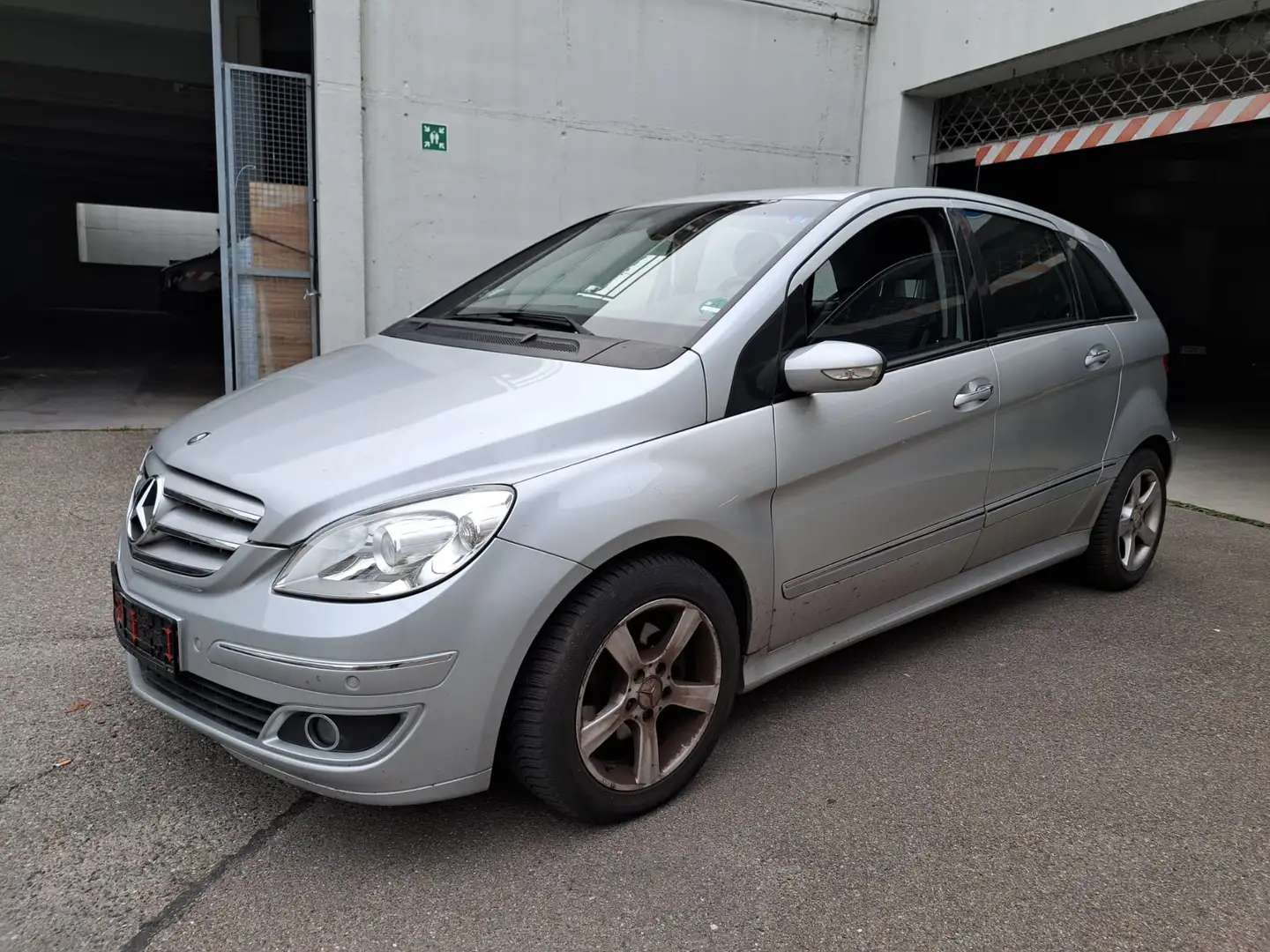 Mercedes-Benz B 200 B 200 (245.233) Grau - 1