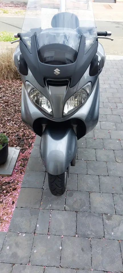 Suzuki Burgman 650