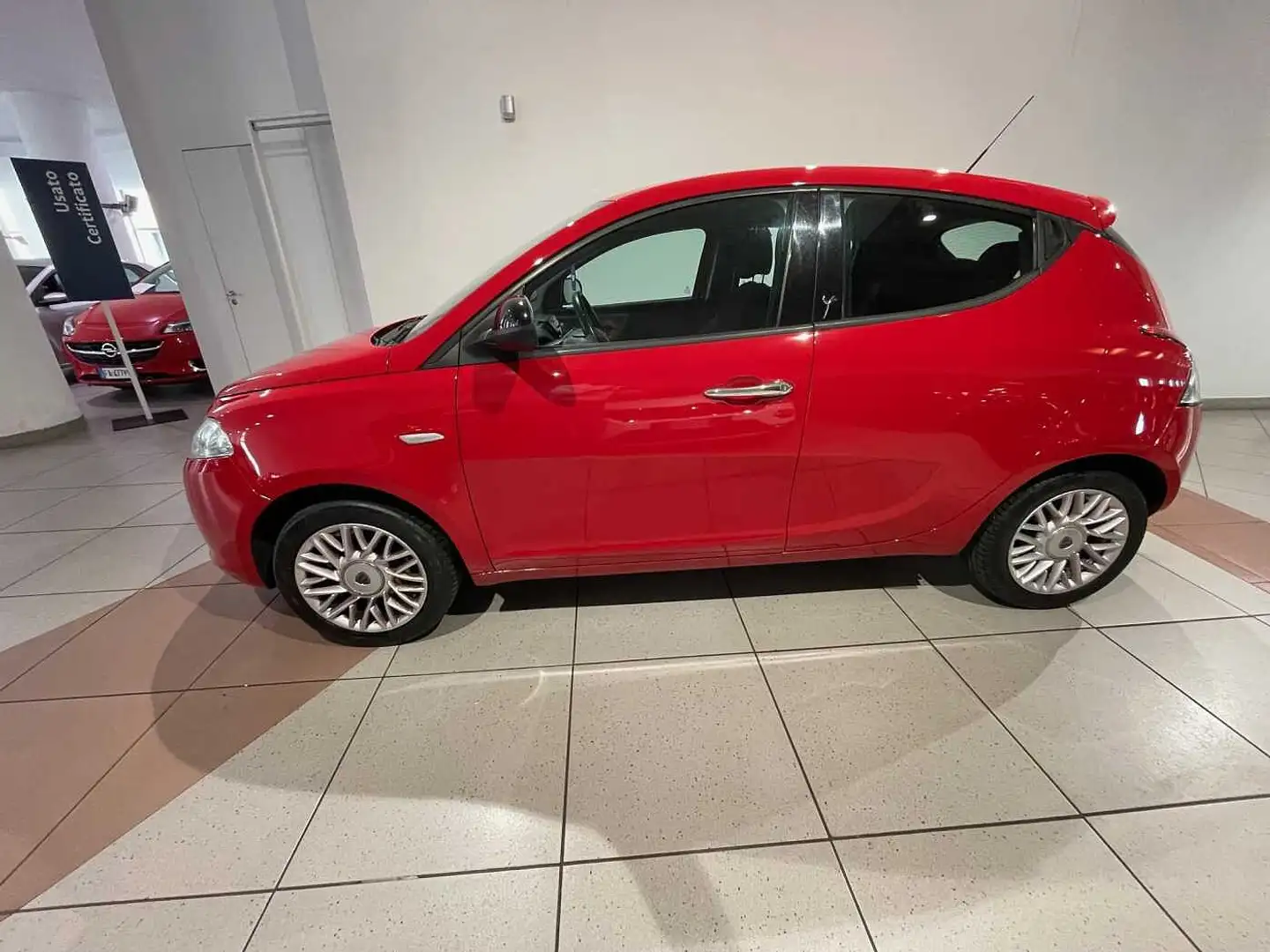 Lancia Ypsilon 3ª serie 1.2 69 CV 5 porte Elefantino Rosso - 2