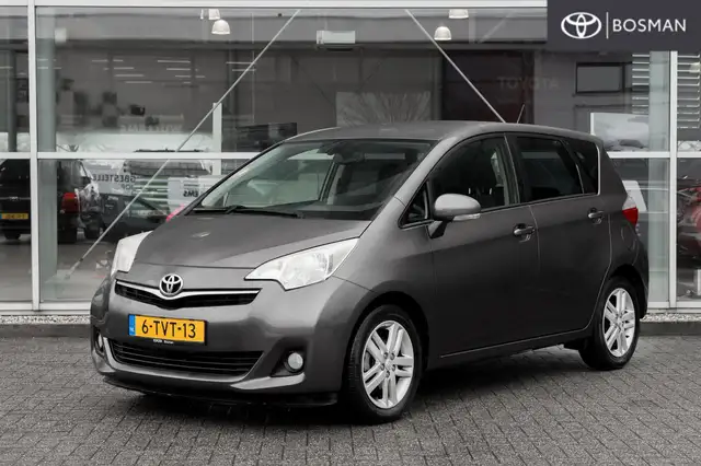 Toyota Verso-S 1.3 VVT-i Dynamic