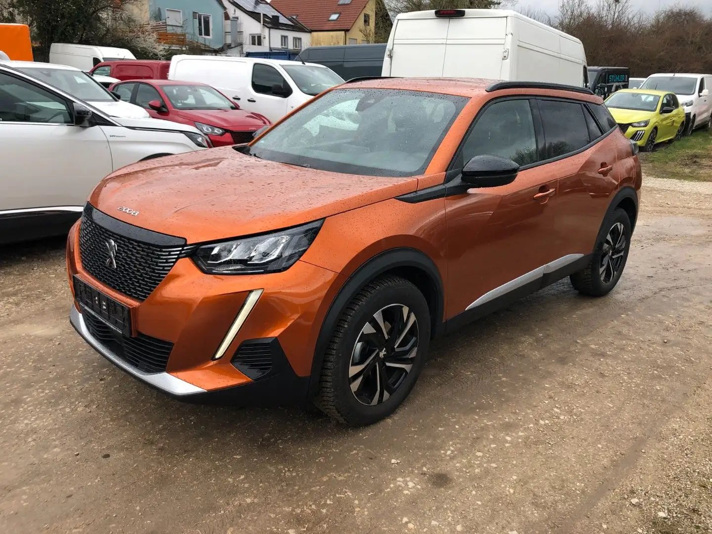 Peugeot 2008 PureTech 130 EAT8 Allure leichter Schaden Oranje - 2