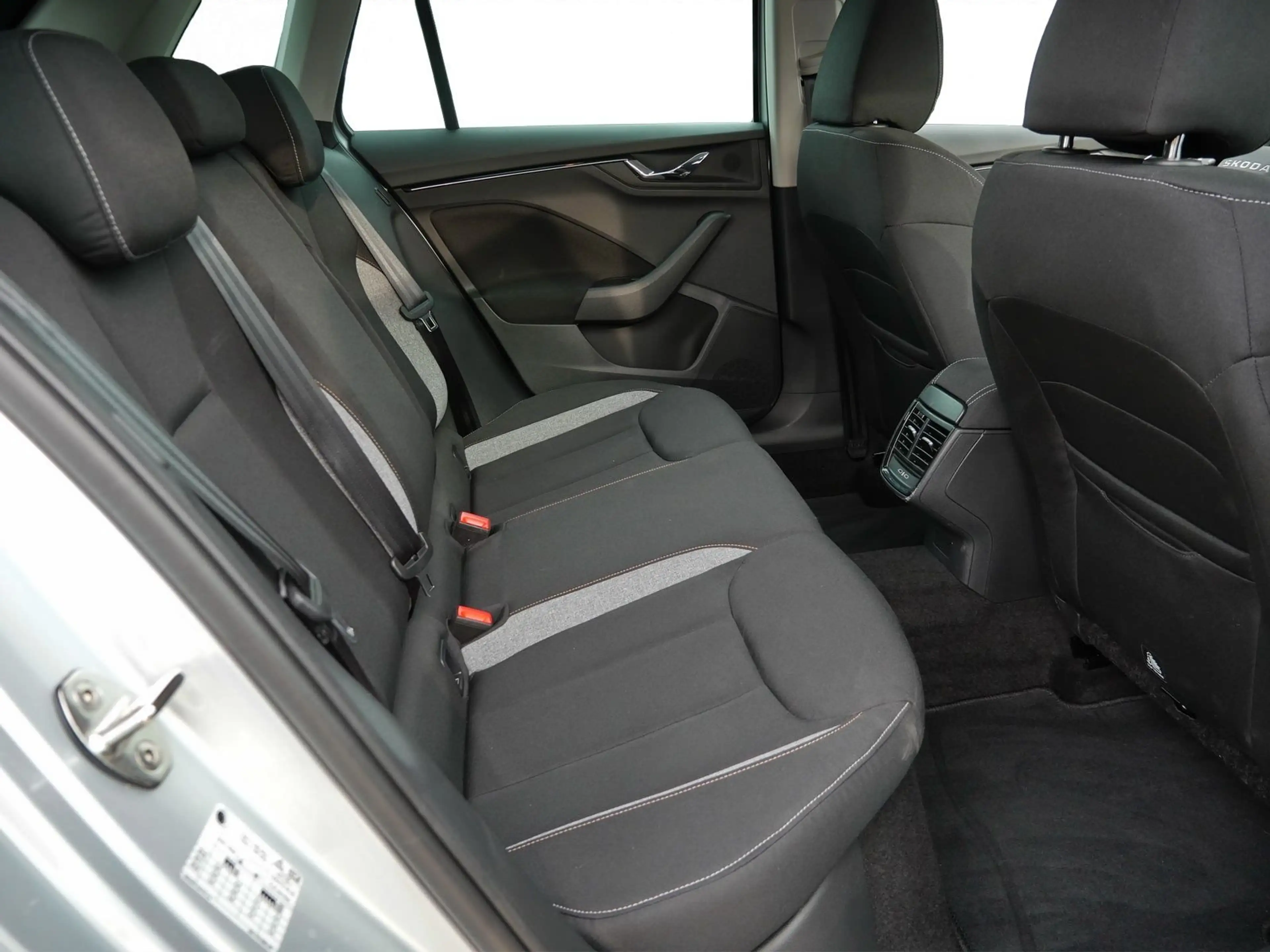 Skoda Kamiq 1.5 TSI Selection RFK*Navi*DAB*AHK*Digital — photo 16