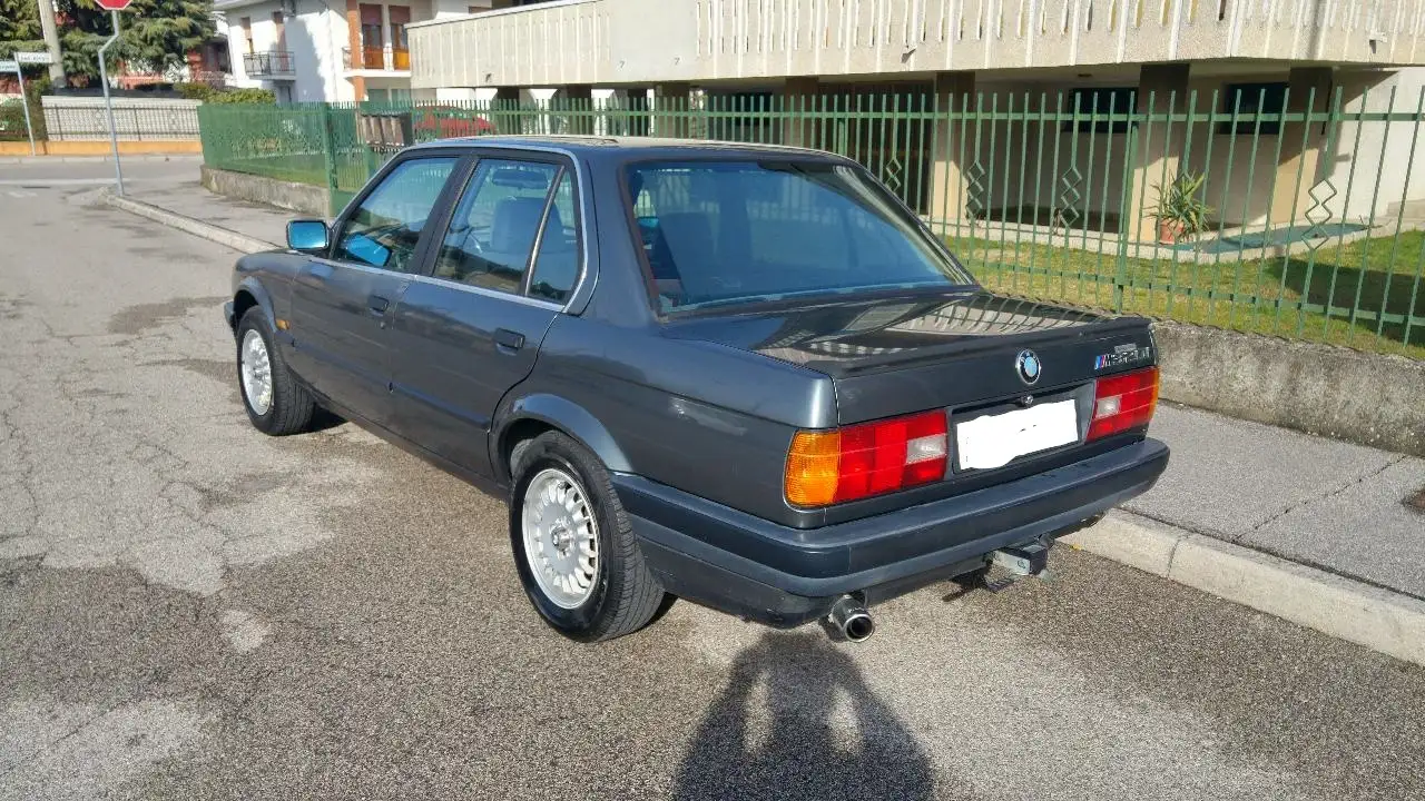BMW 316i 4p, foto 2