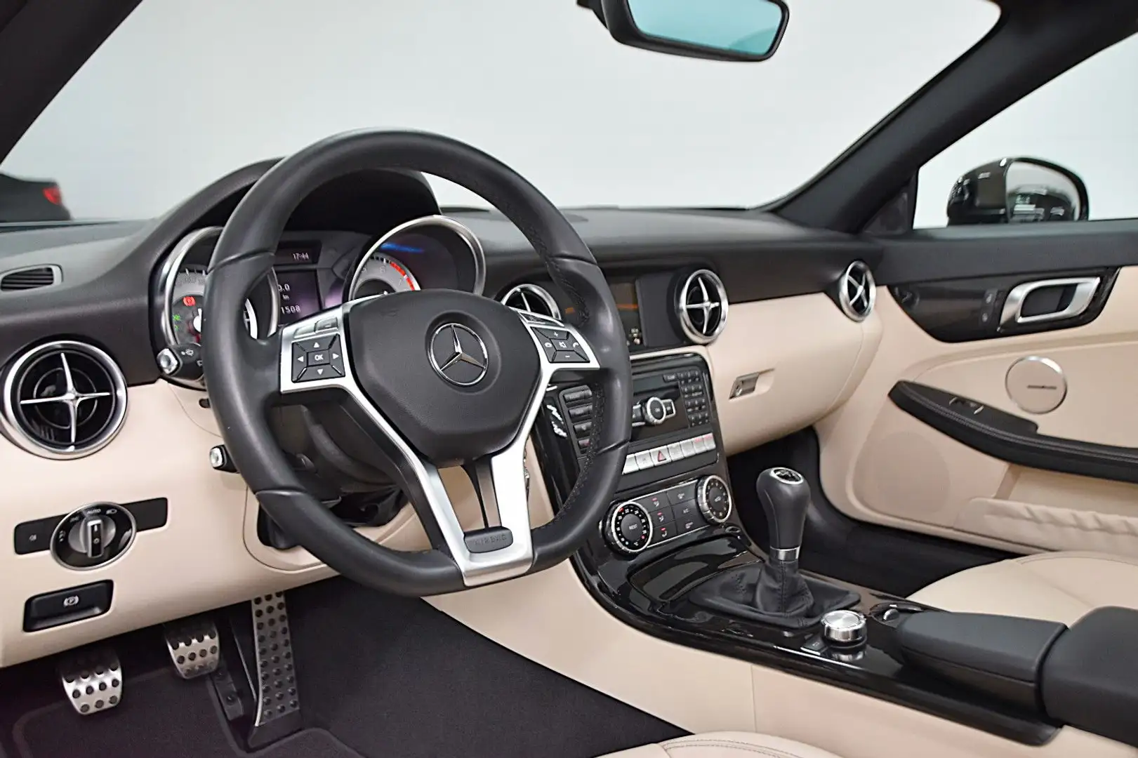 Mercedes-Benz SLK 200 CGI ROADSTER AMG-SPORTPAKET*AUS 2 HAND* Schwarz - 2