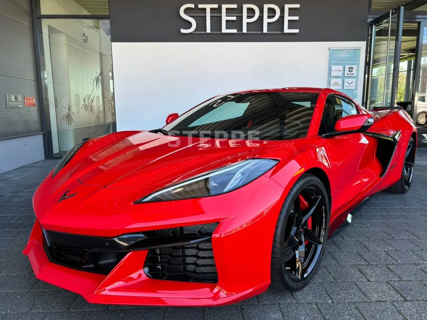 Corvette C8 E-Ray 3LZ Coupe EU-Mod Herst.Garantie Rot - 1