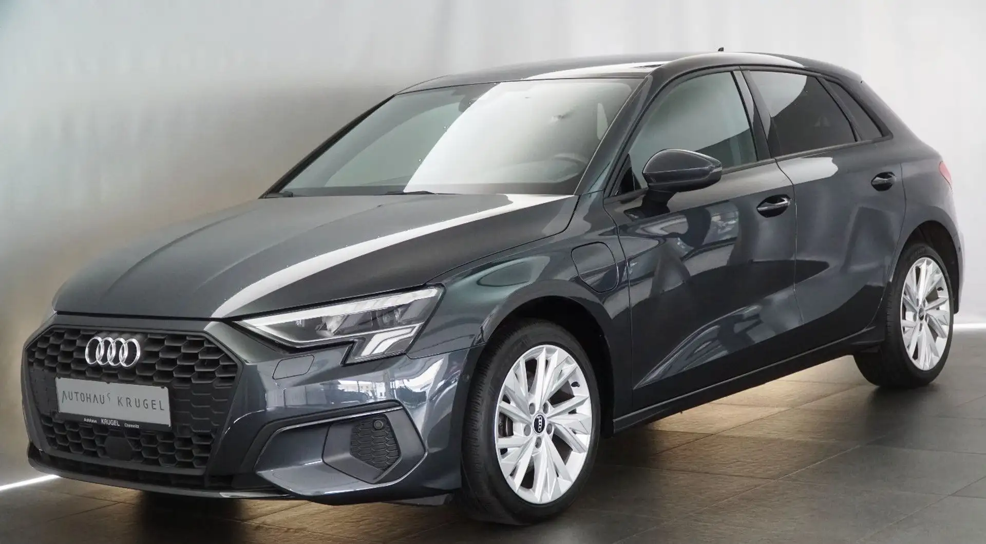 Audi A3 Sportback 40 TFSI e Sport Gris - 1