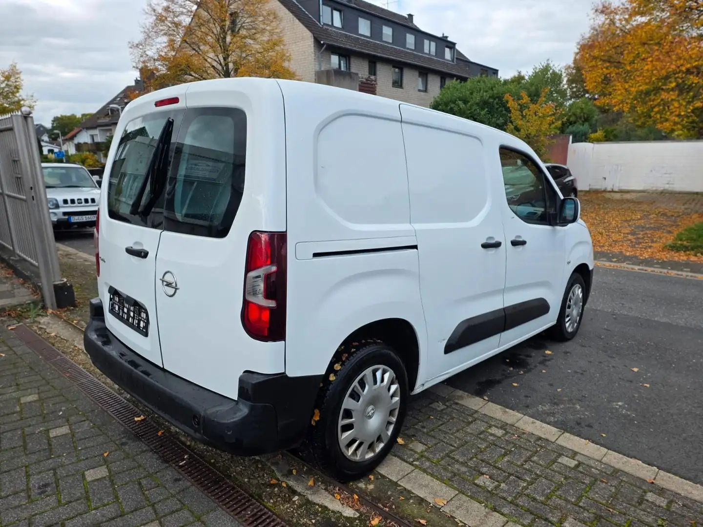 Opel Combo COMBO 1.5D E CARGO ERH.NUTZL NAVI GROSS AC MULTI Blanc - 2