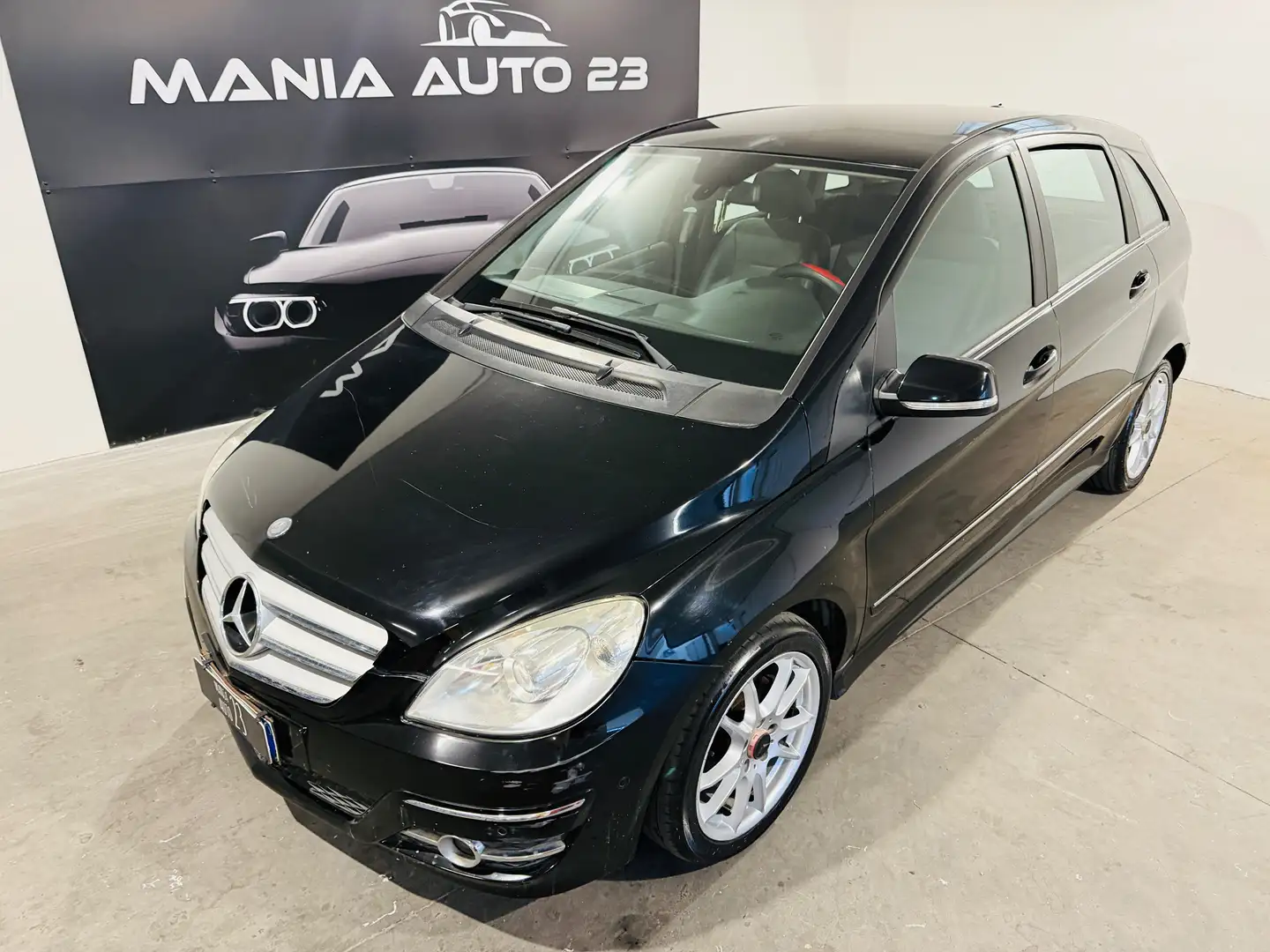Mercedes-Benz B 180 Classe B -*AUTOMATICA*NAVI*109 CV cdi Premium Negru - 2