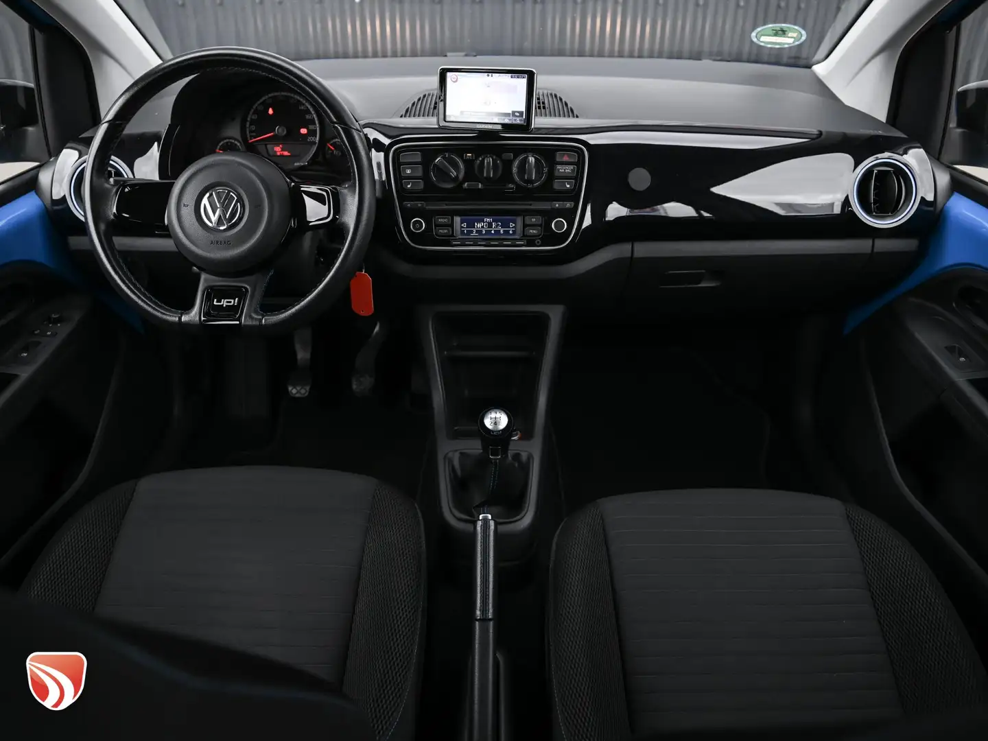 Volkswagen up! 1.0 High Up! BlueMotion 60pk | Airco | Stoelverwar Blauw - 2