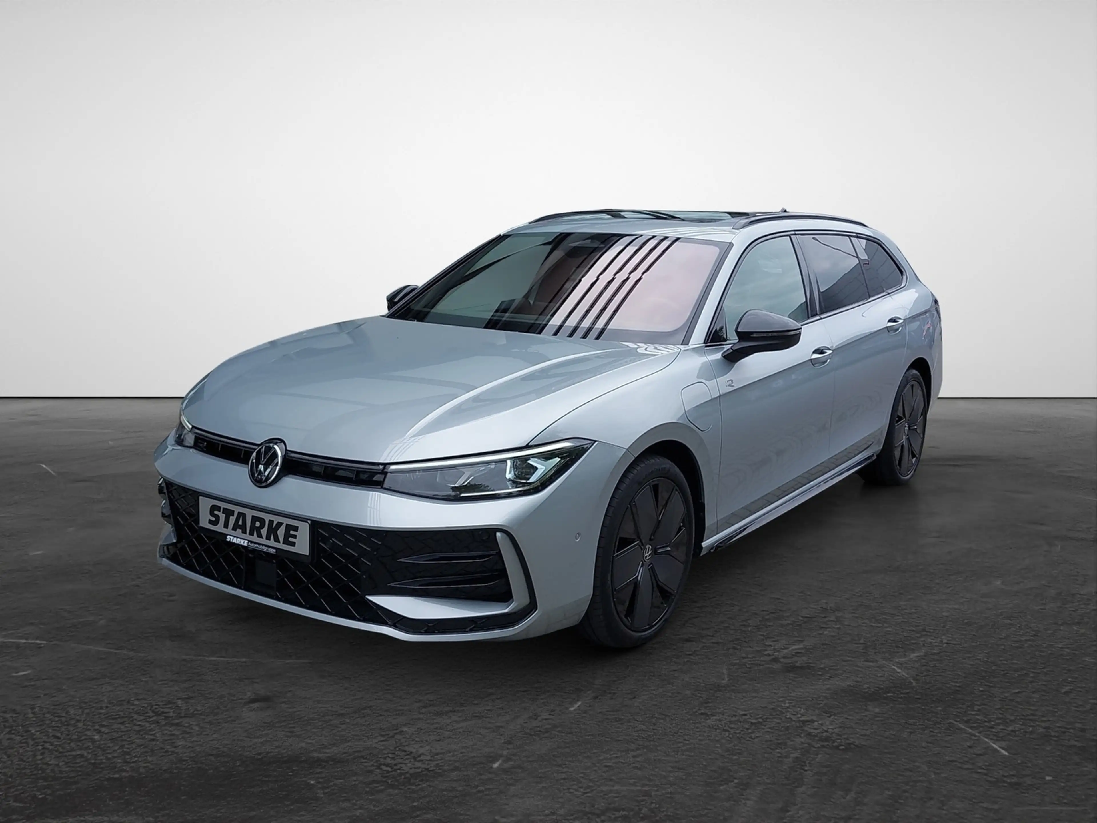 Volkswagen Passat Variant 1.5 TSI eHybrid DSG R-Line Black Style — photo 2