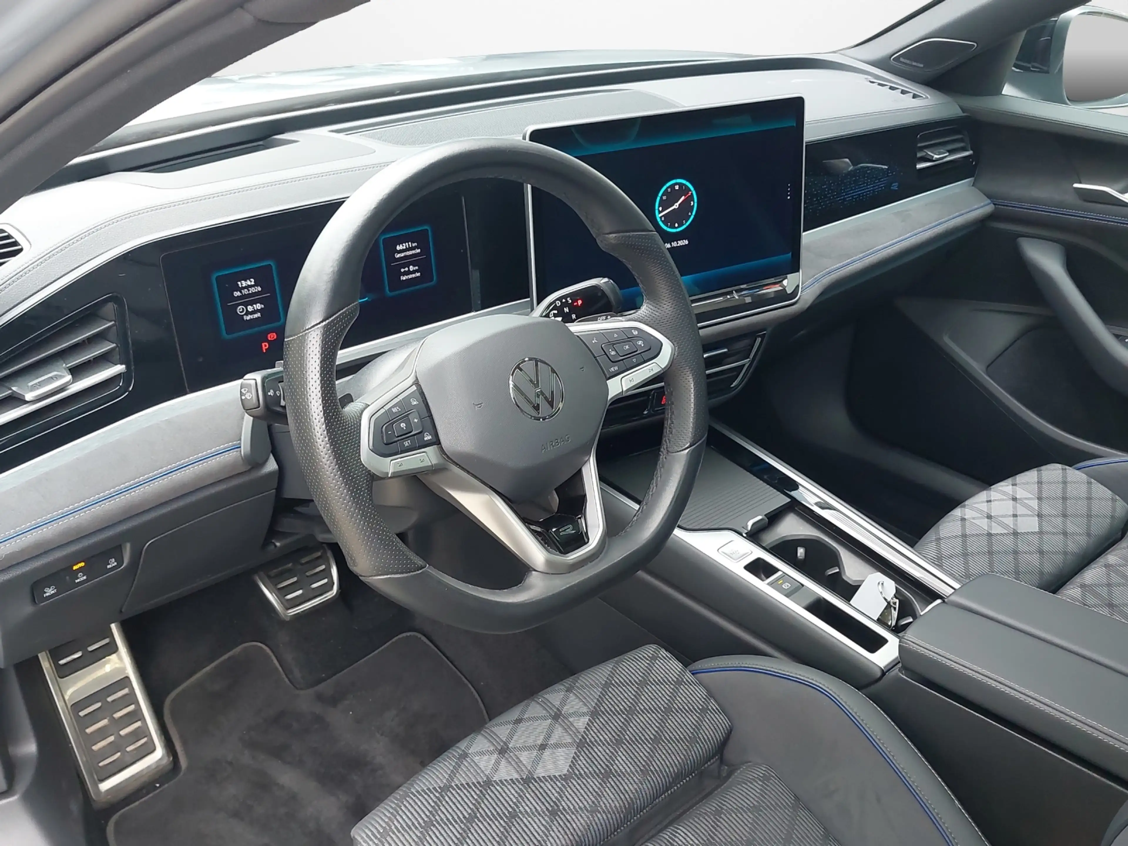 Volkswagen Passat Variant 1.5 TSI eHybrid DSG R-Line Black Style — photo 7