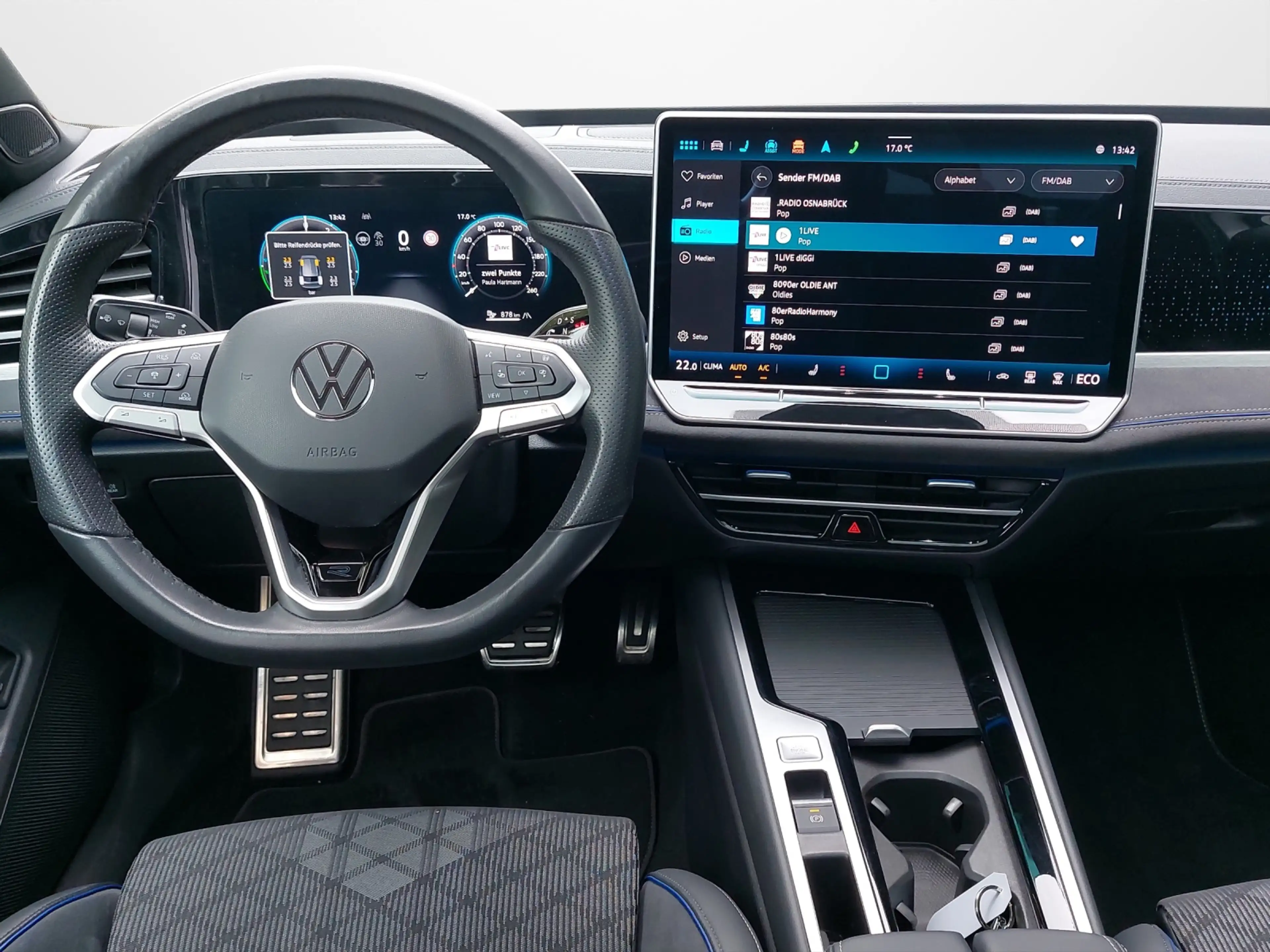 Volkswagen Passat Variant 1.5 TSI eHybrid DSG R-Line Black Style — photo 8