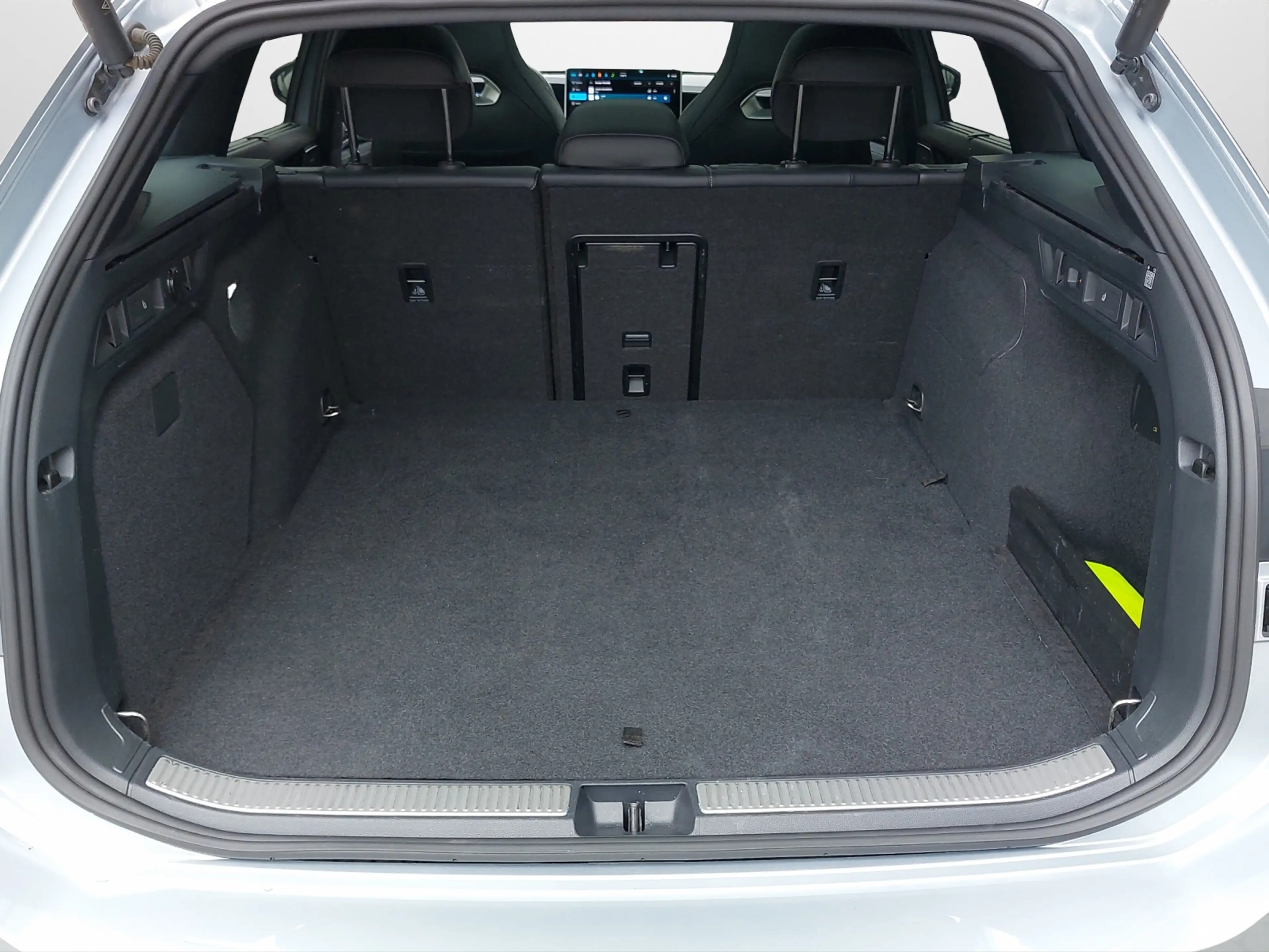Volkswagen Passat Variant 1.5 TSI eHybrid DSG R-Line Black Style — photo 12