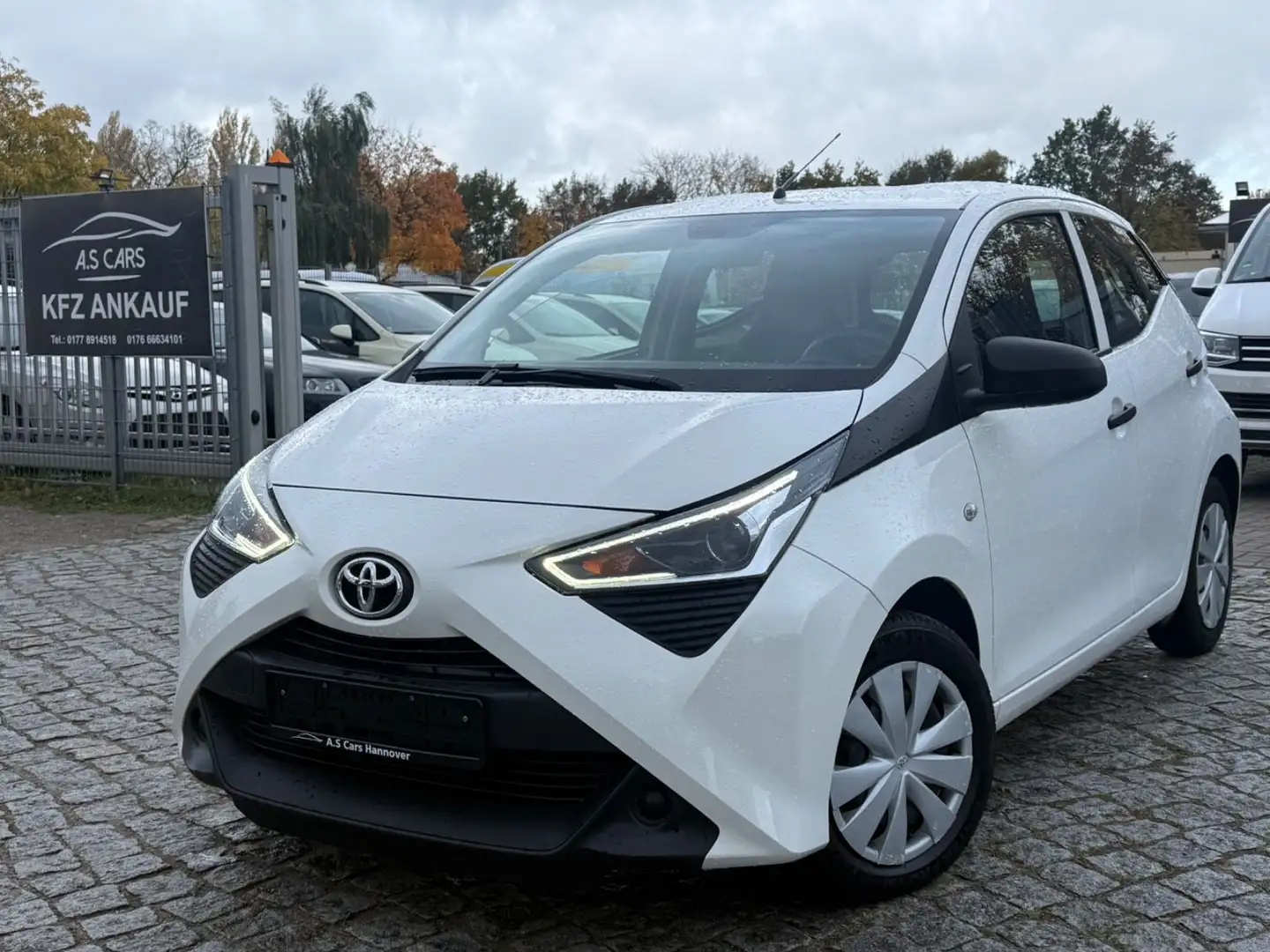 Toyota Aygo AYGO x 1.0*Klima*EFH*Euro6 Weiß - 1