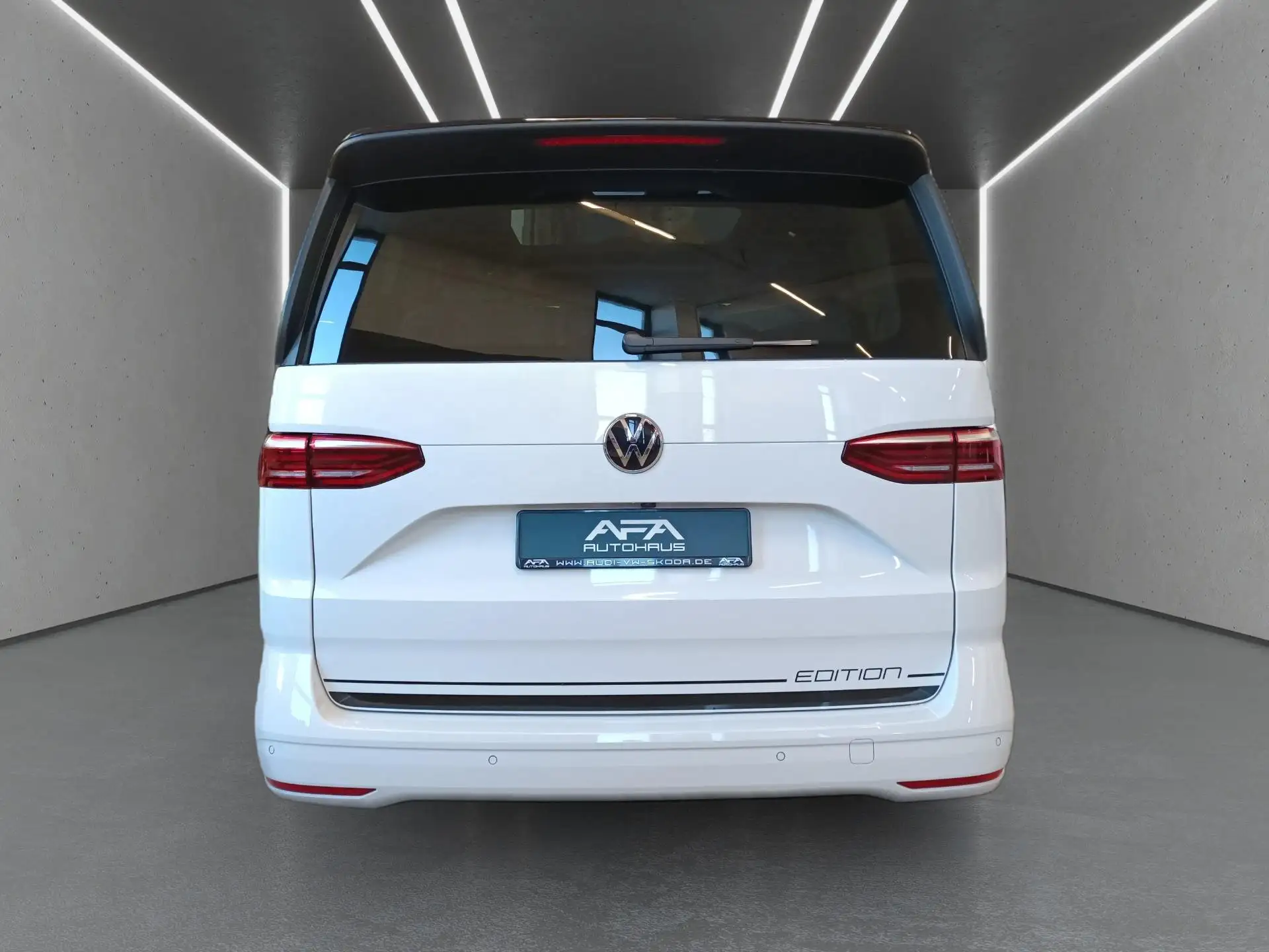폭스바겐 Volkswagen T7 Multivan 2.0 TDI Life DSG AHK*SthZ*Harman*Navi 2025 화이트 사진 5