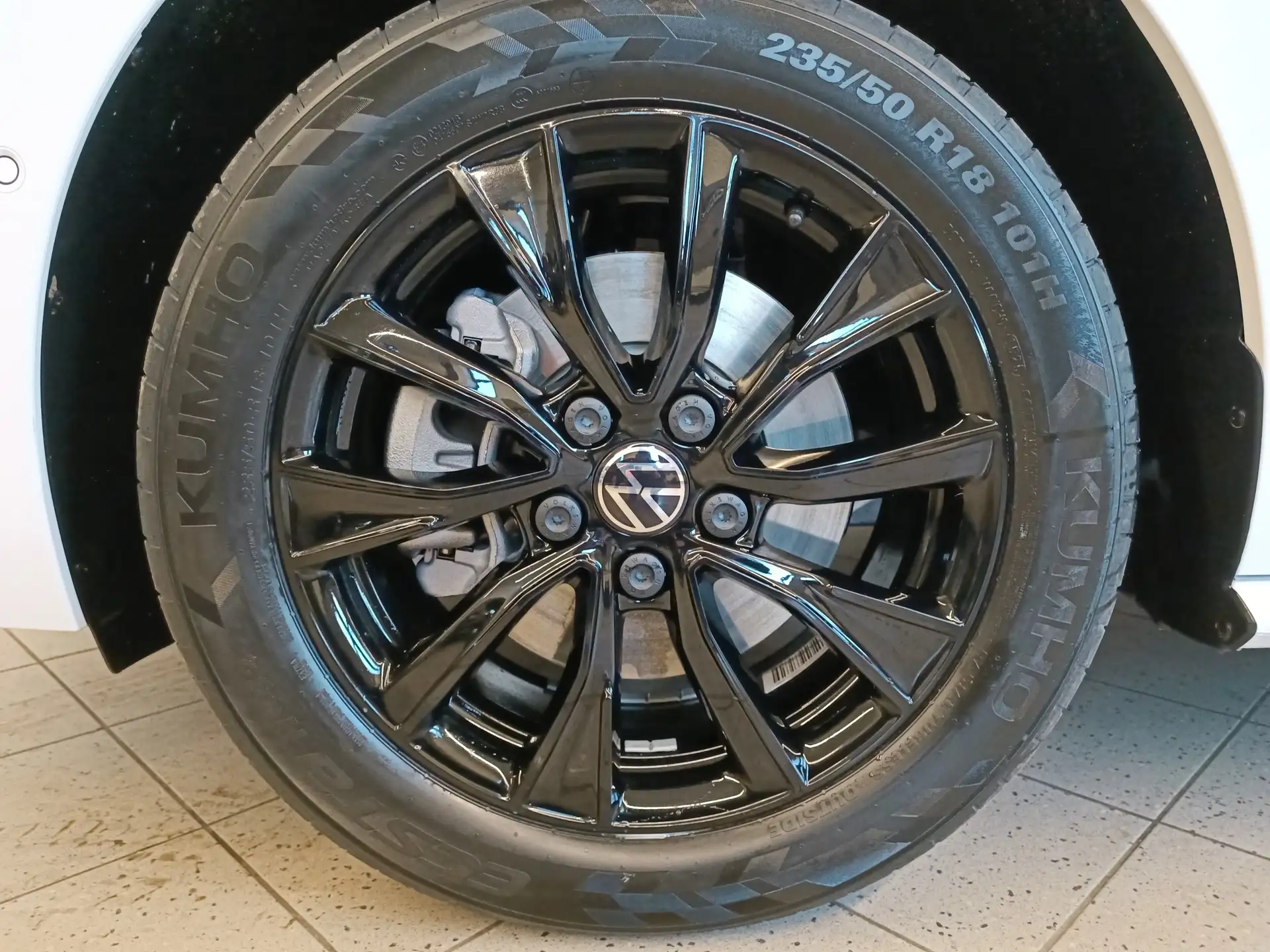 폭스바겐 Volkswagen T7 Multivan 2.0 TDI Life DSG AHK*SthZ*Harman*Navi 2025 화이트 사진 6