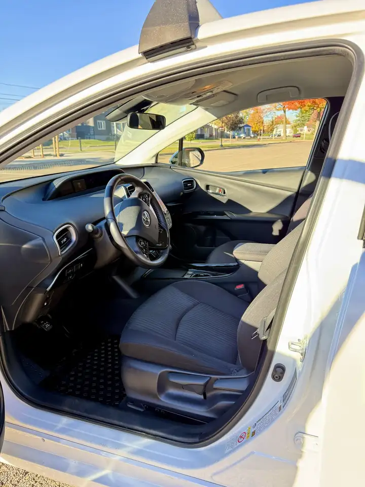 Toyota Prius Prime снимка Toyota Prius Prime