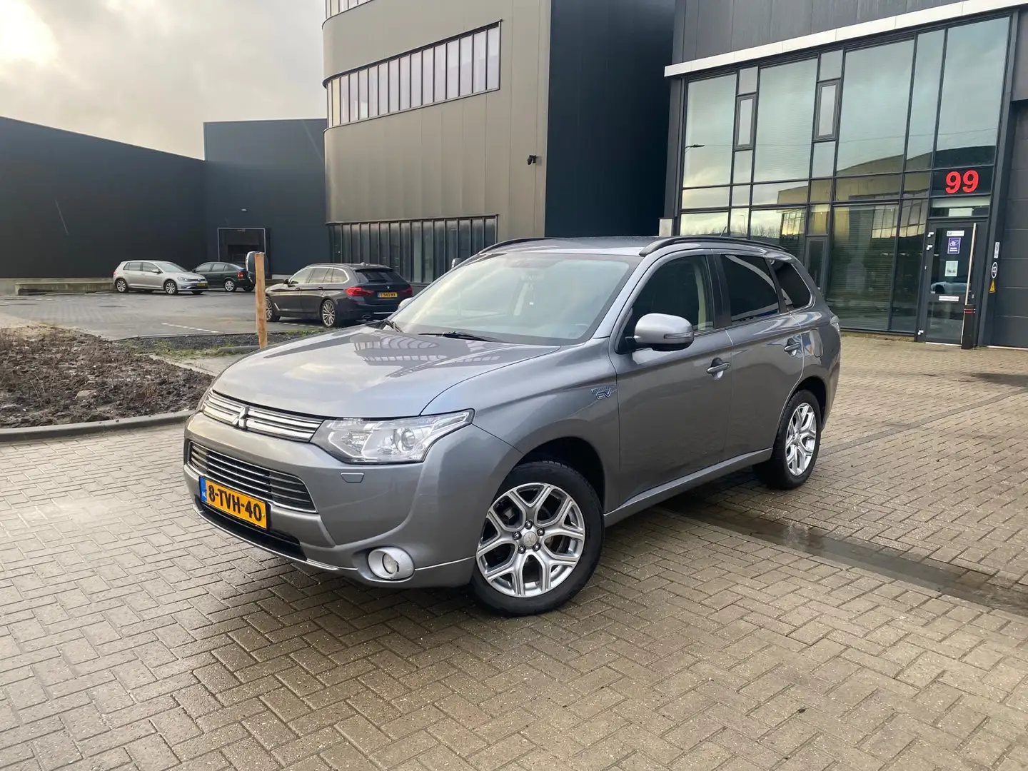 Mitsubishi Outlander 2.0 PHEV Exec. Ed. Grijs - 1