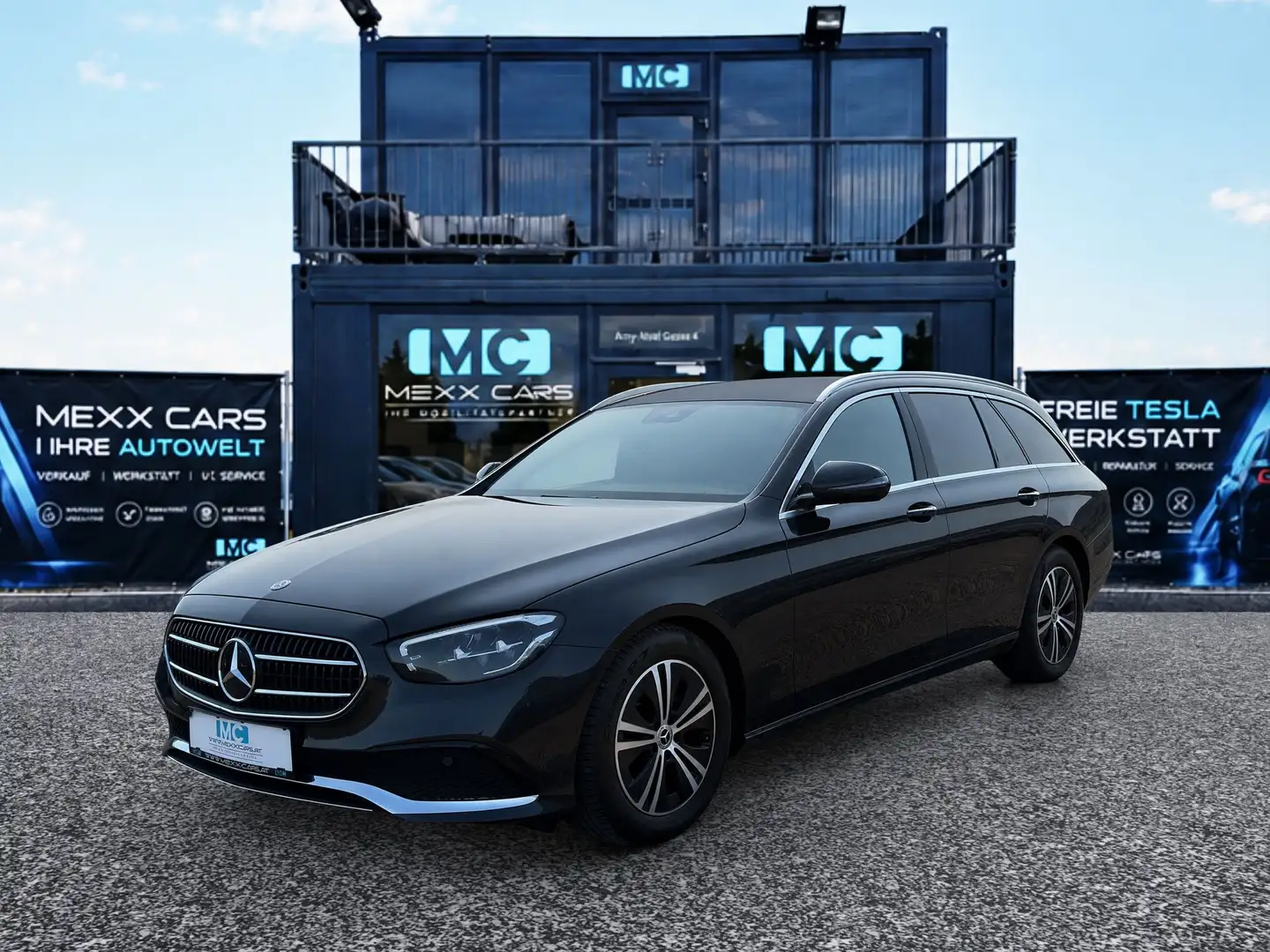Mercedes-Benz E 220 T Avantgarde | MBUX | AR-NAVI | KAMERA | 64TKM Schwarz - 1