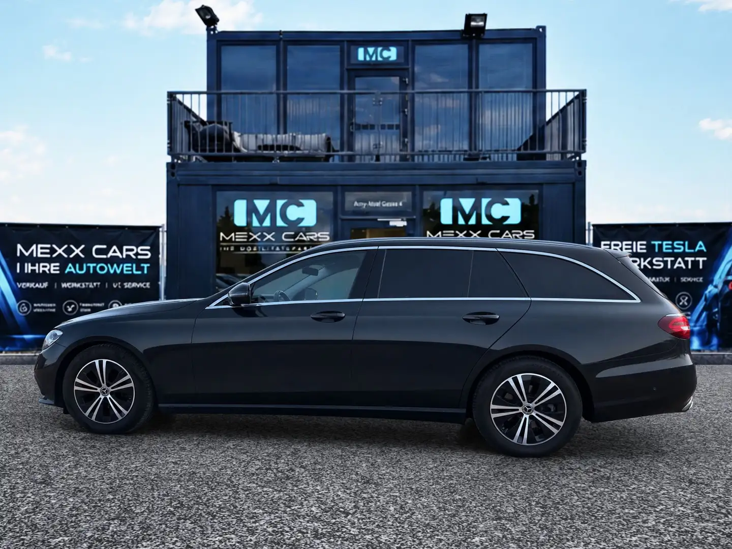 Mercedes-Benz E 220 T Avantgarde | MBUX | AR-NAVI | KAMERA | 64TKM Schwarz - 2