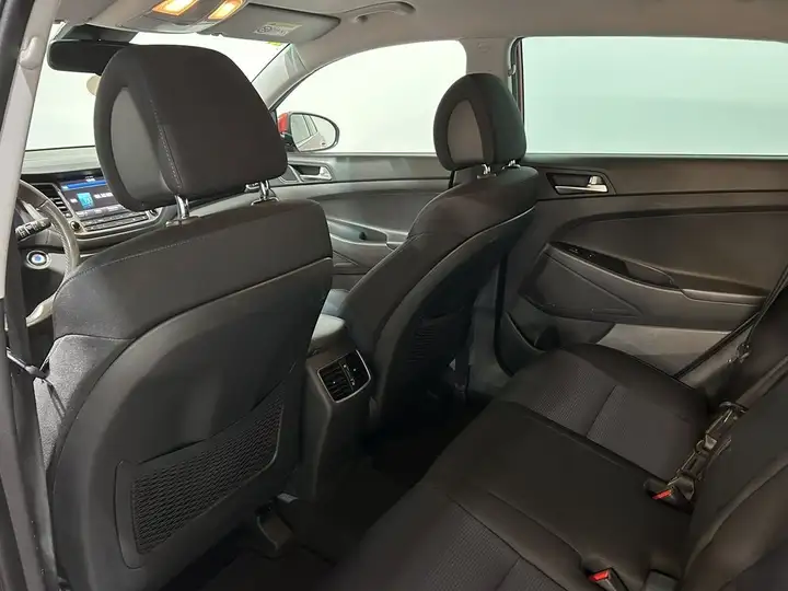 Hyundai Tucson 2015, foto 16