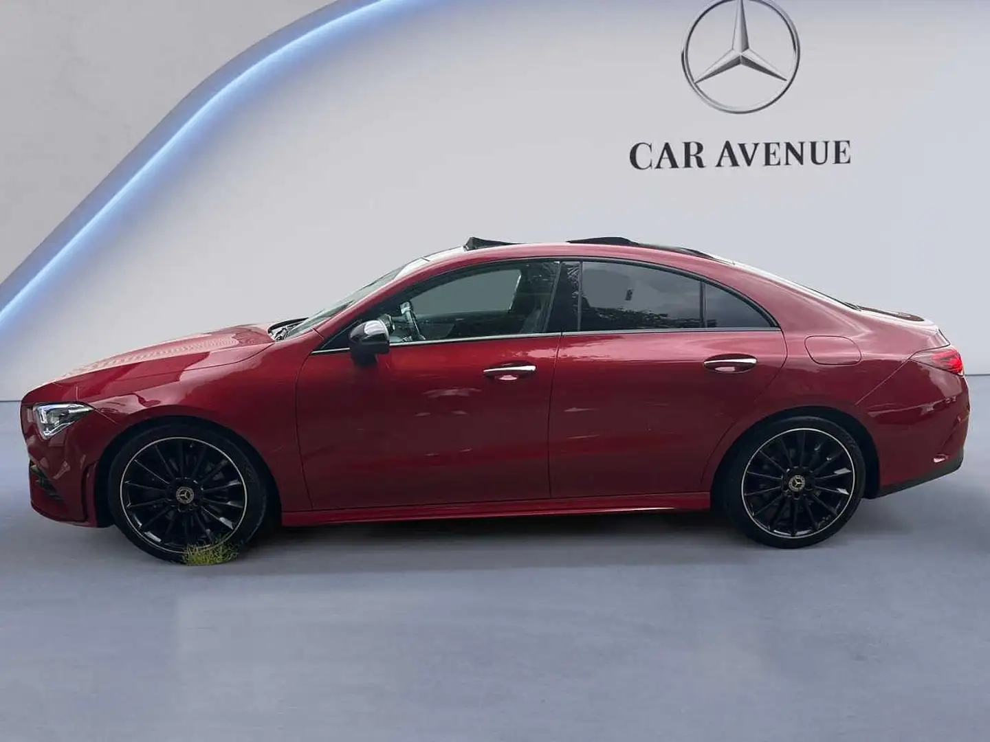 Mercedes-Benz CLA 200 d Coupé AMG Line Rood - 2