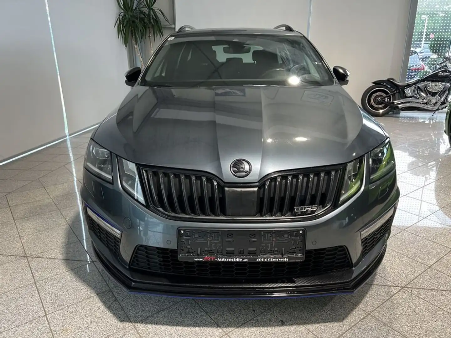 Skoda Octavia RS 2.0 TSI Grau - 2