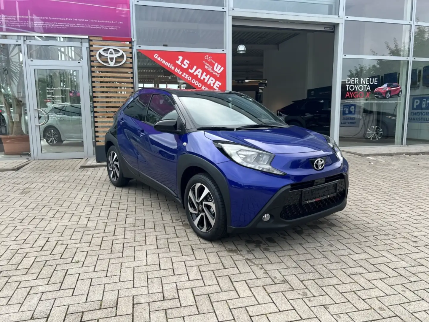 Toyota Aygo X Teamplayer Apple CarPlay DAB SHZ Spurhalteass. Fer Blau - 1