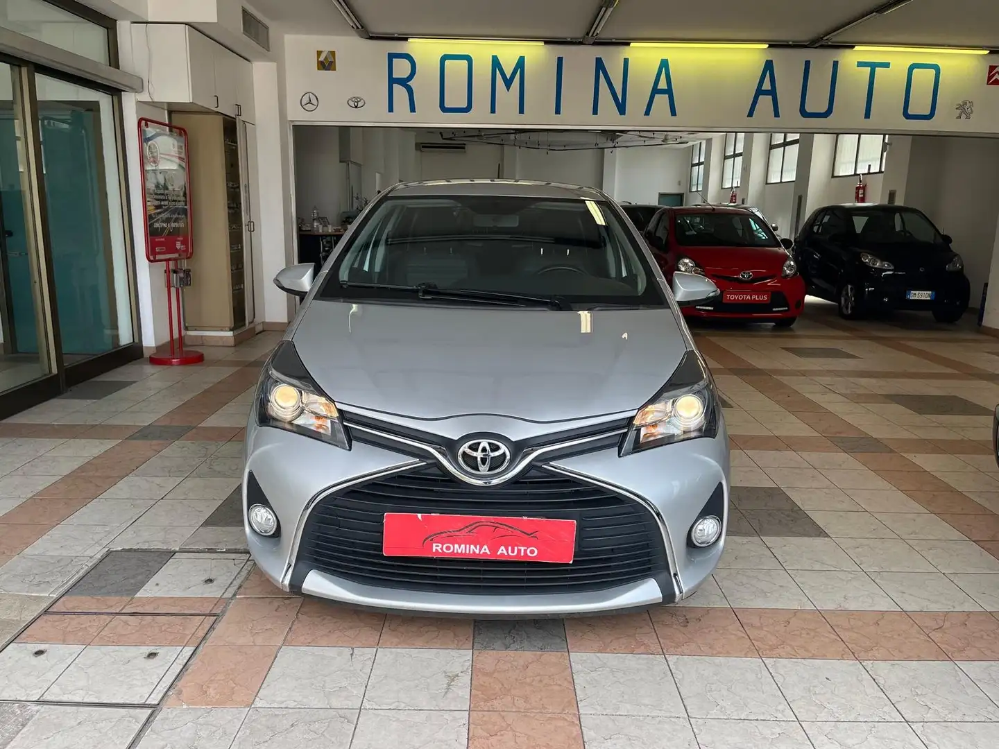 Toyota Yaris Yaris 5p 1.0 Active my16 ADATTA AI NEOPATENTATI Grigio - 2