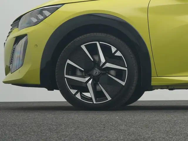 Peugeot 208 view 10