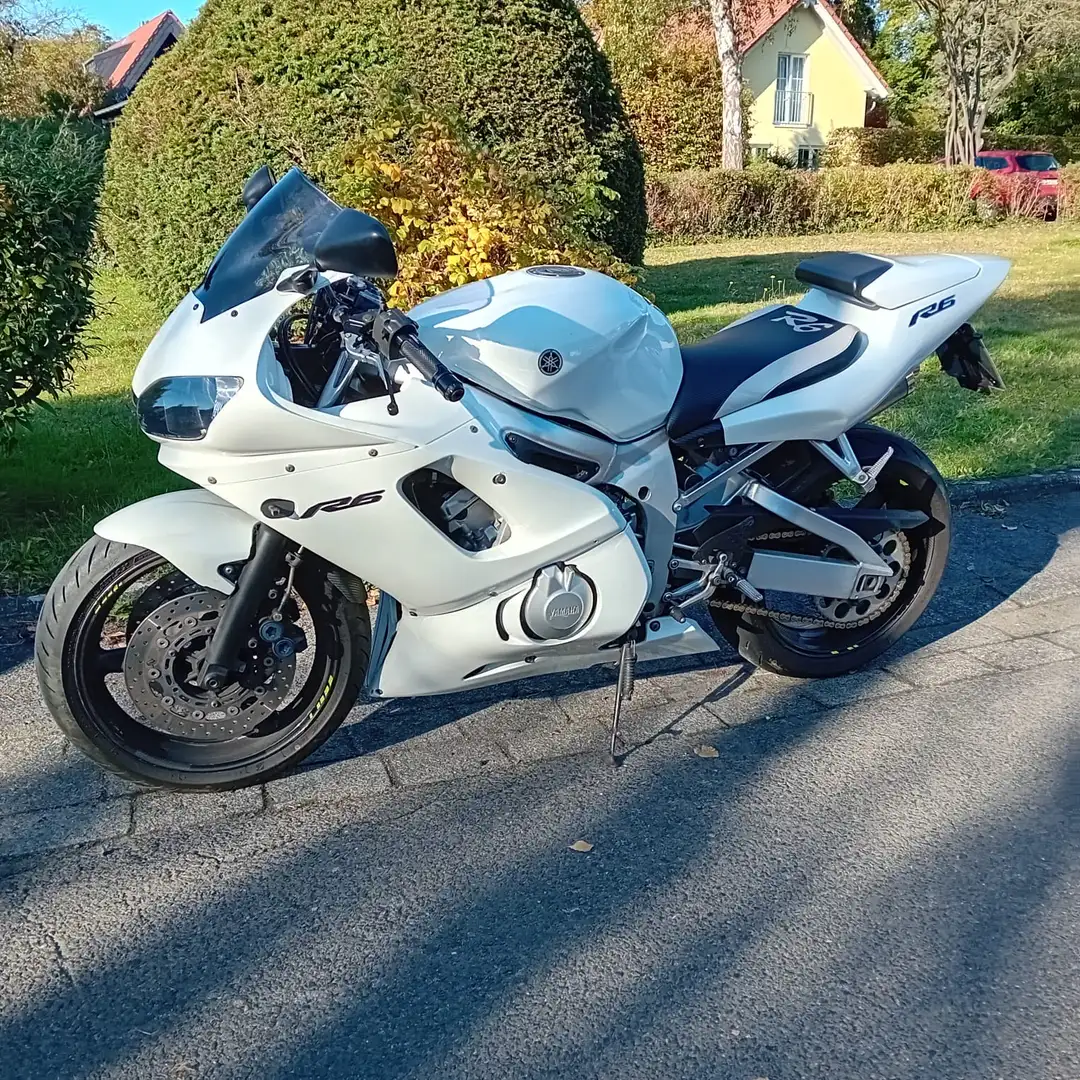 Yamaha YZF-R6 - 1