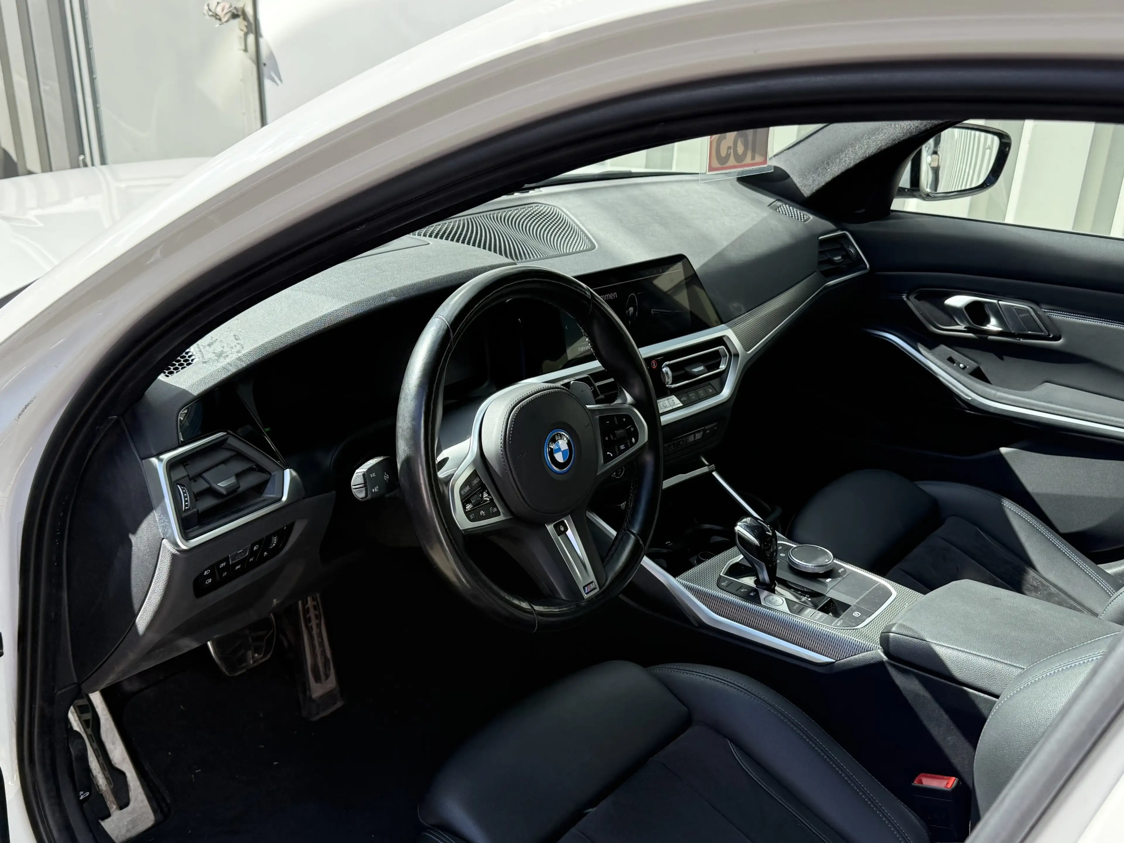 BMW 330 xDrive*M Sport*AHK*ACC*HUD*Cam*HiFi*Laser*1H — photo 3