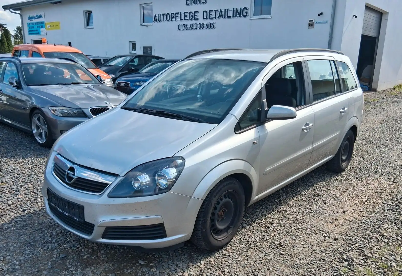 Opel Zafira B Edition *7-SITZE*ab.AHK* Silber - 1