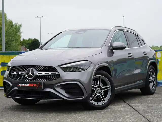 Mercedes-Benz Gla view 2