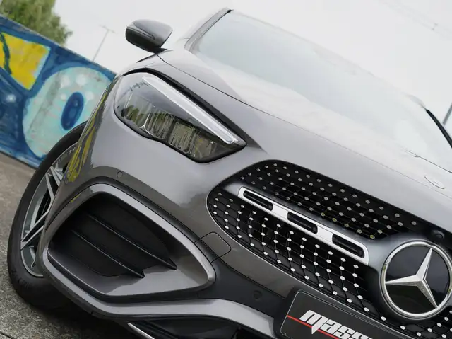 Mercedes-Benz Gla view 5