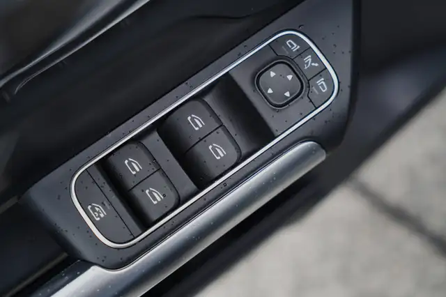 Mercedes-Benz Gla view 19