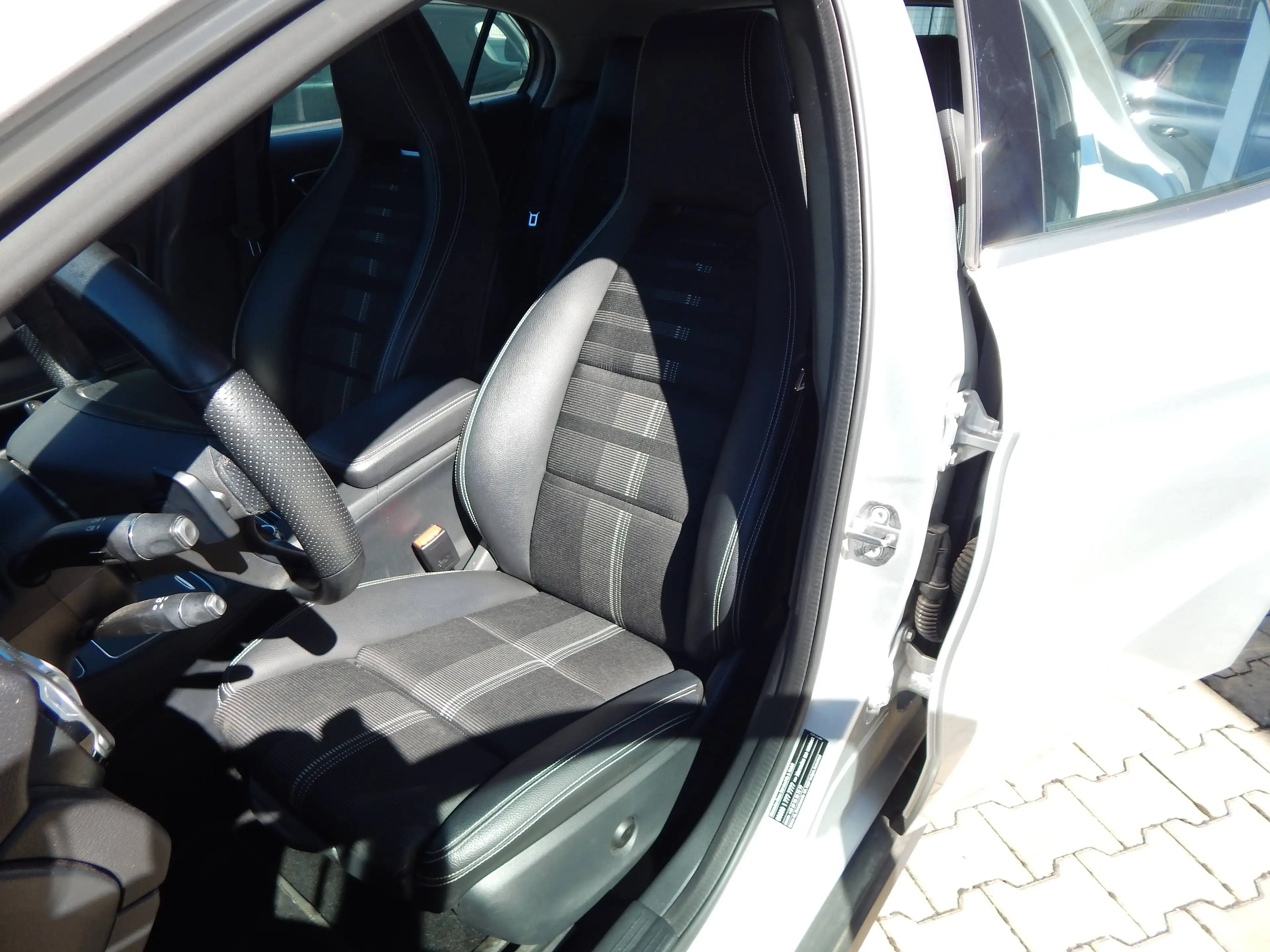 Mercedes-Benz GLA 180 GLA 180 (156.942) — photo 10