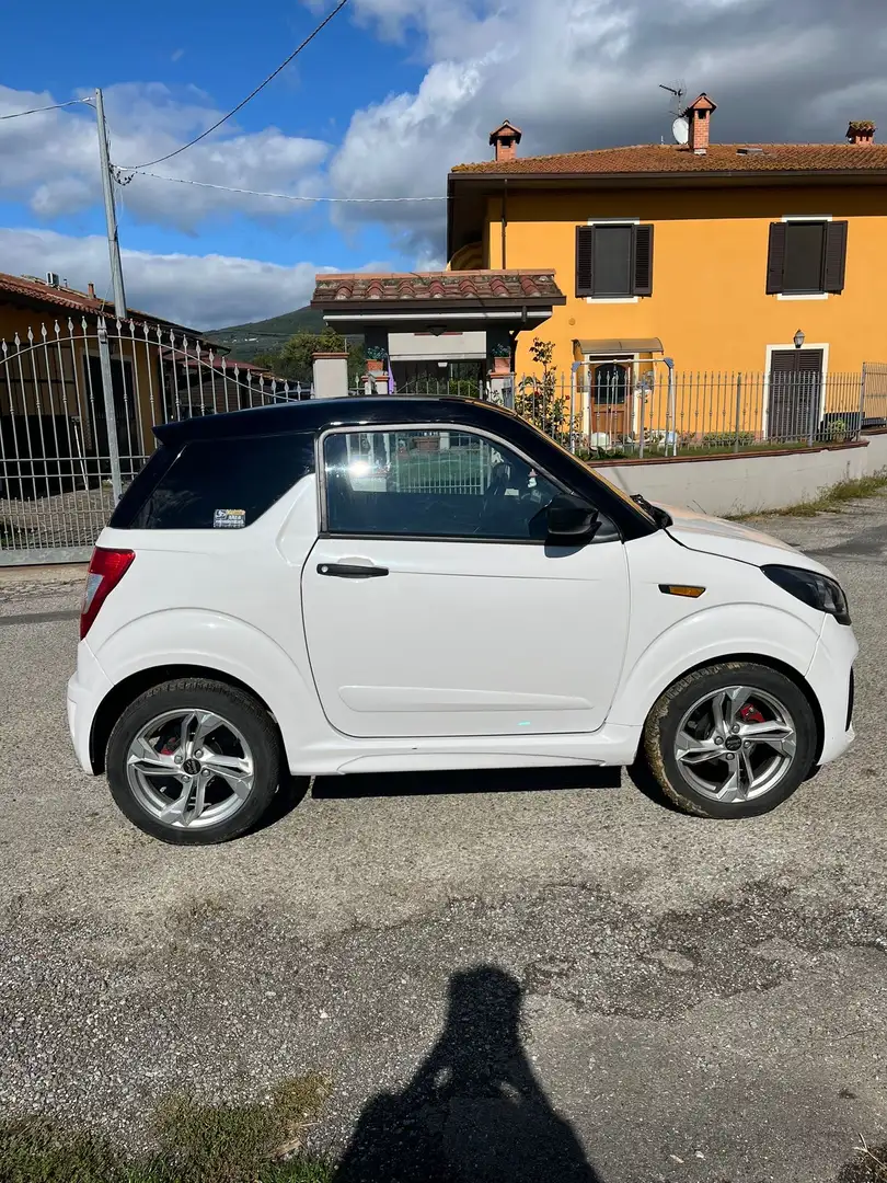 Ligier JS 50 in pelle Bianco - 2